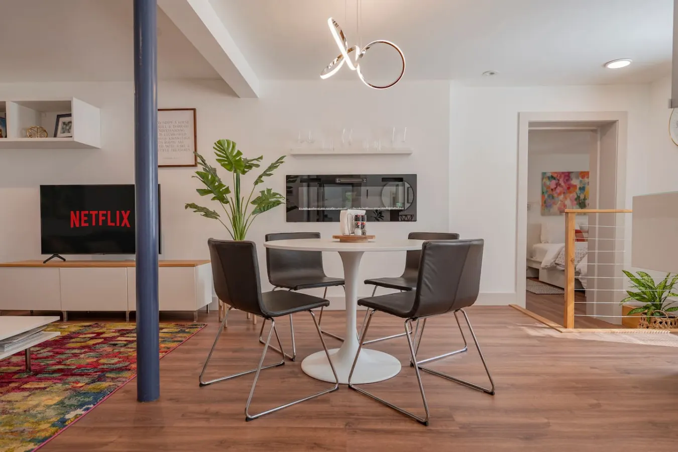 2 Queen+1 Full 2Full Baths Walk to LU & Shops! 12