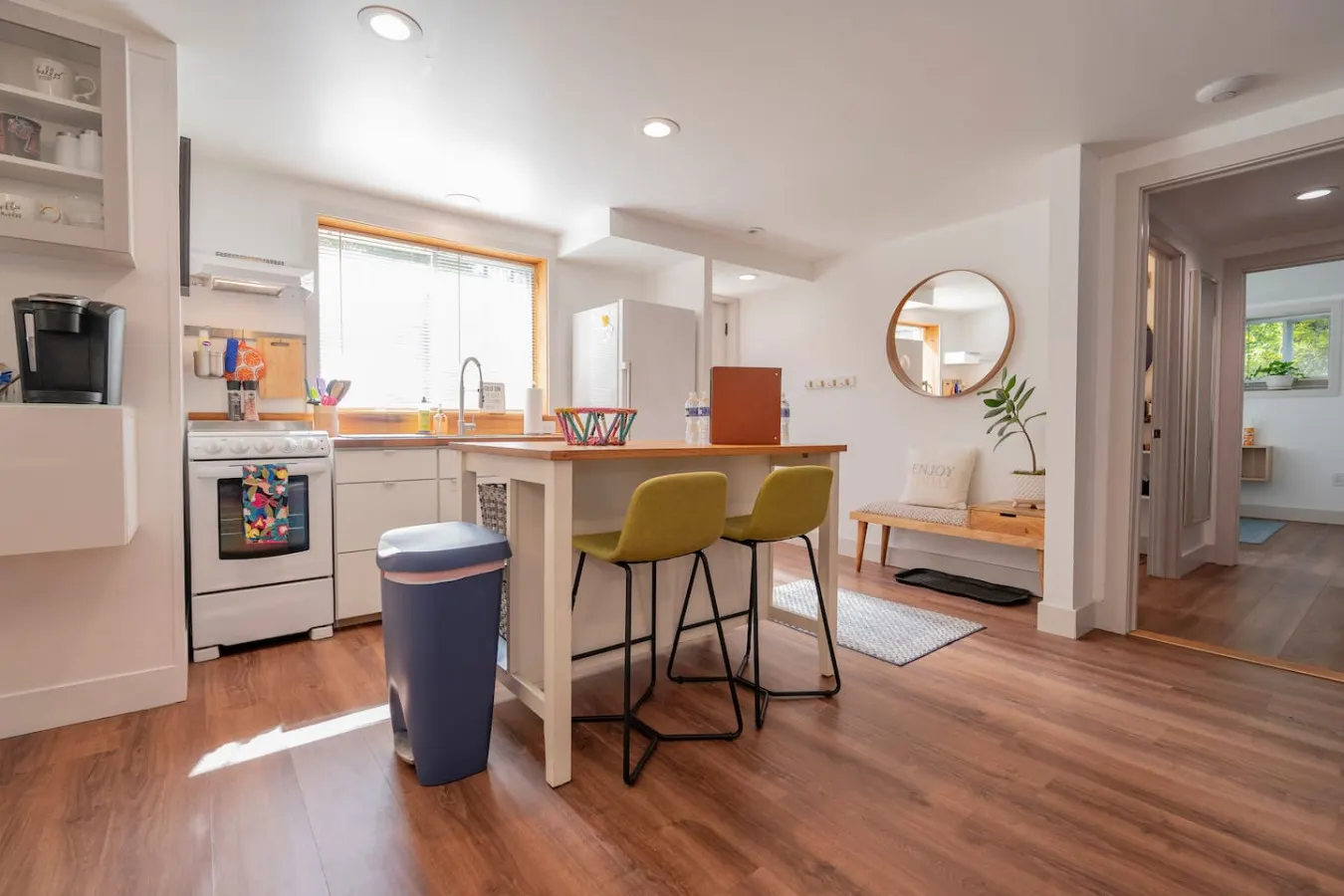 2 Queen+1 Full 2Full Baths Walk to LU & Shops! 3