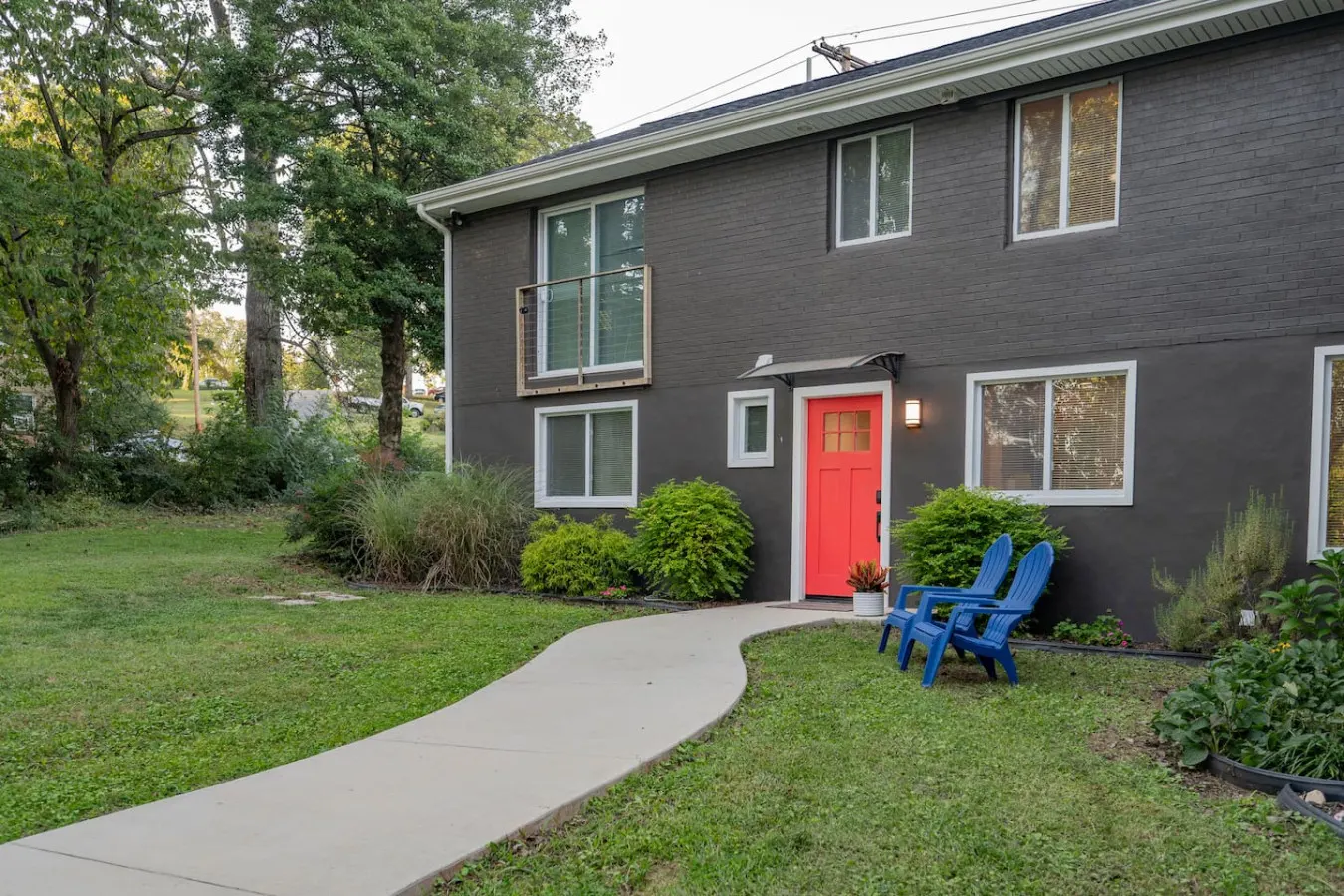 2 Queen+1 Full 2Full Baths Walk to LU & Shops! 5