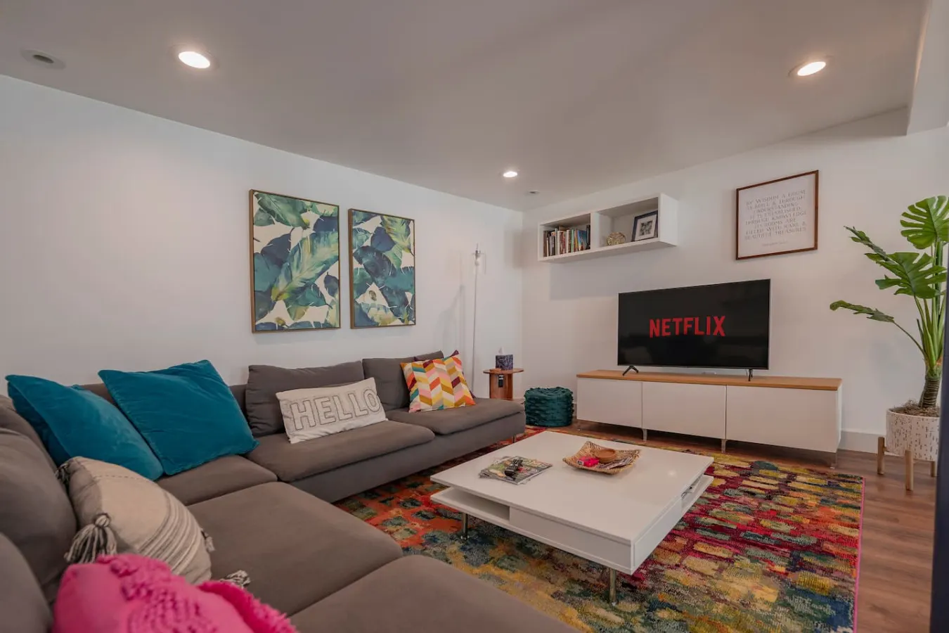 2 Queen+1 Full 2Full Baths Walk to LU & Shops! 8