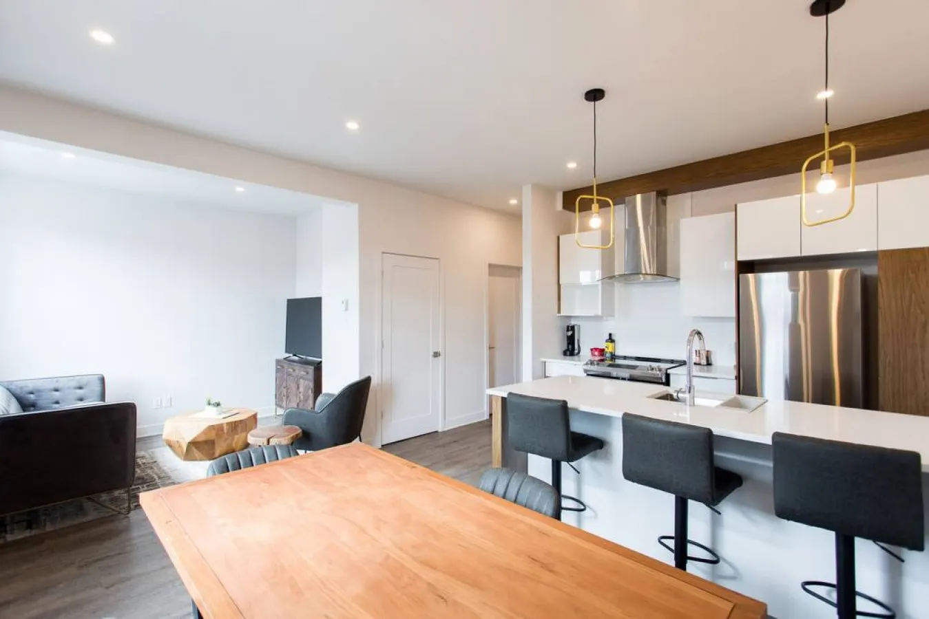 Mile End - Light Filled 2 Bdr Unit in Mile End - Unit 304 9