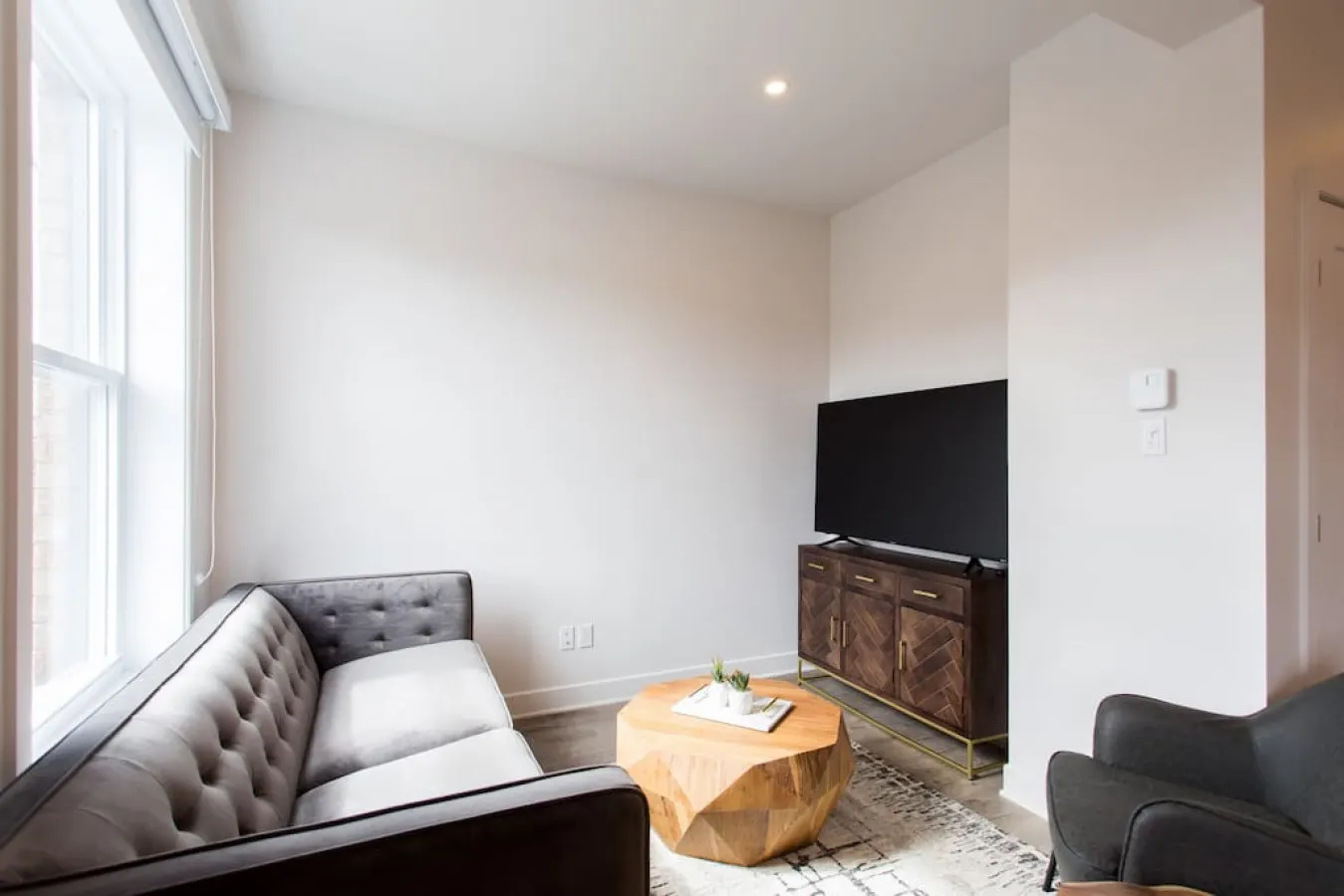 Mile End - Light Filled 2 Bdr Unit in Mile End - Unit 304 3