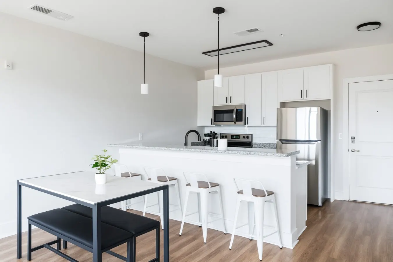 Luxury 2BR Condo | Steps from UAB Campus 61 5F — foto 4