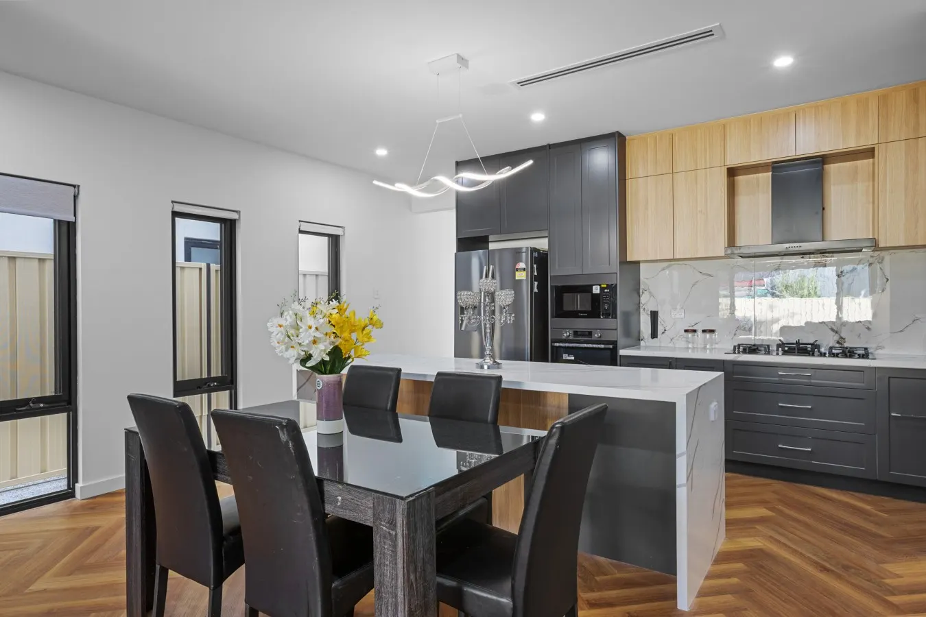 Spacious Family Retreat Near City