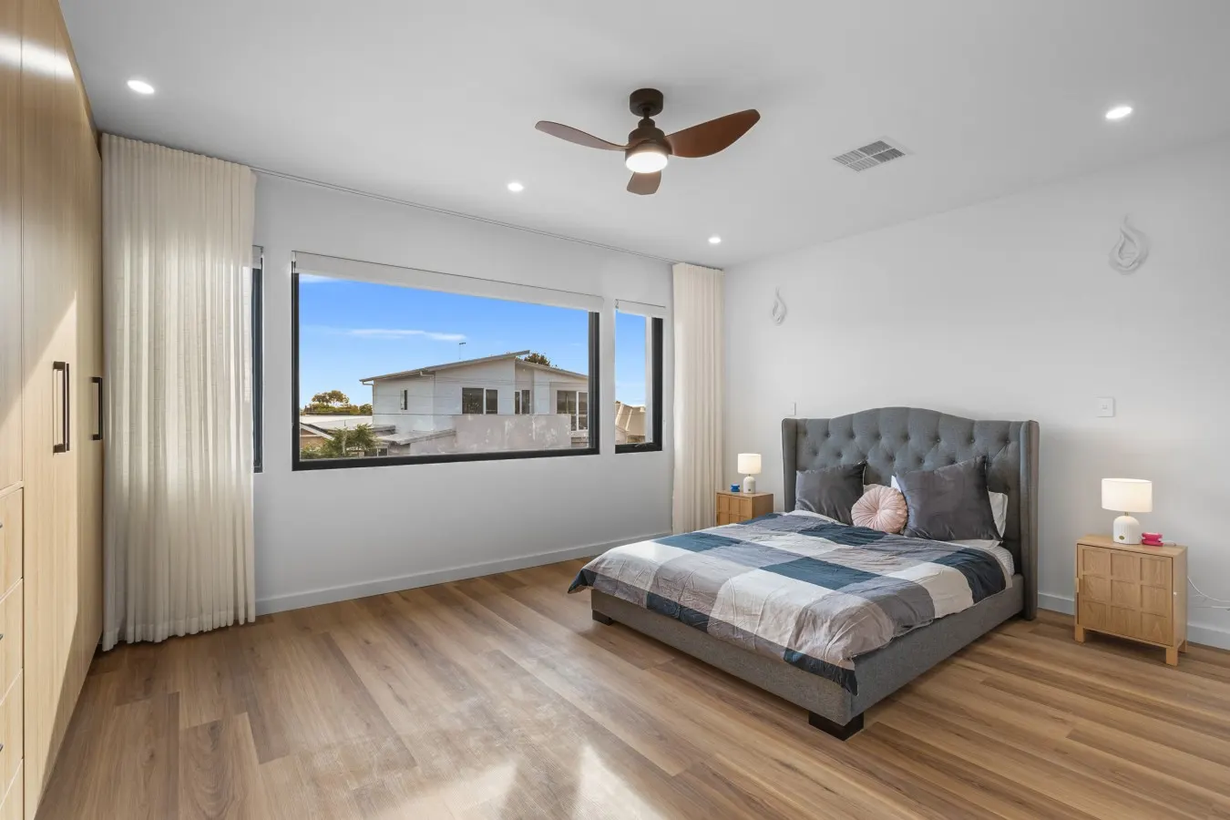 Spacious Family Retreat Near City 8