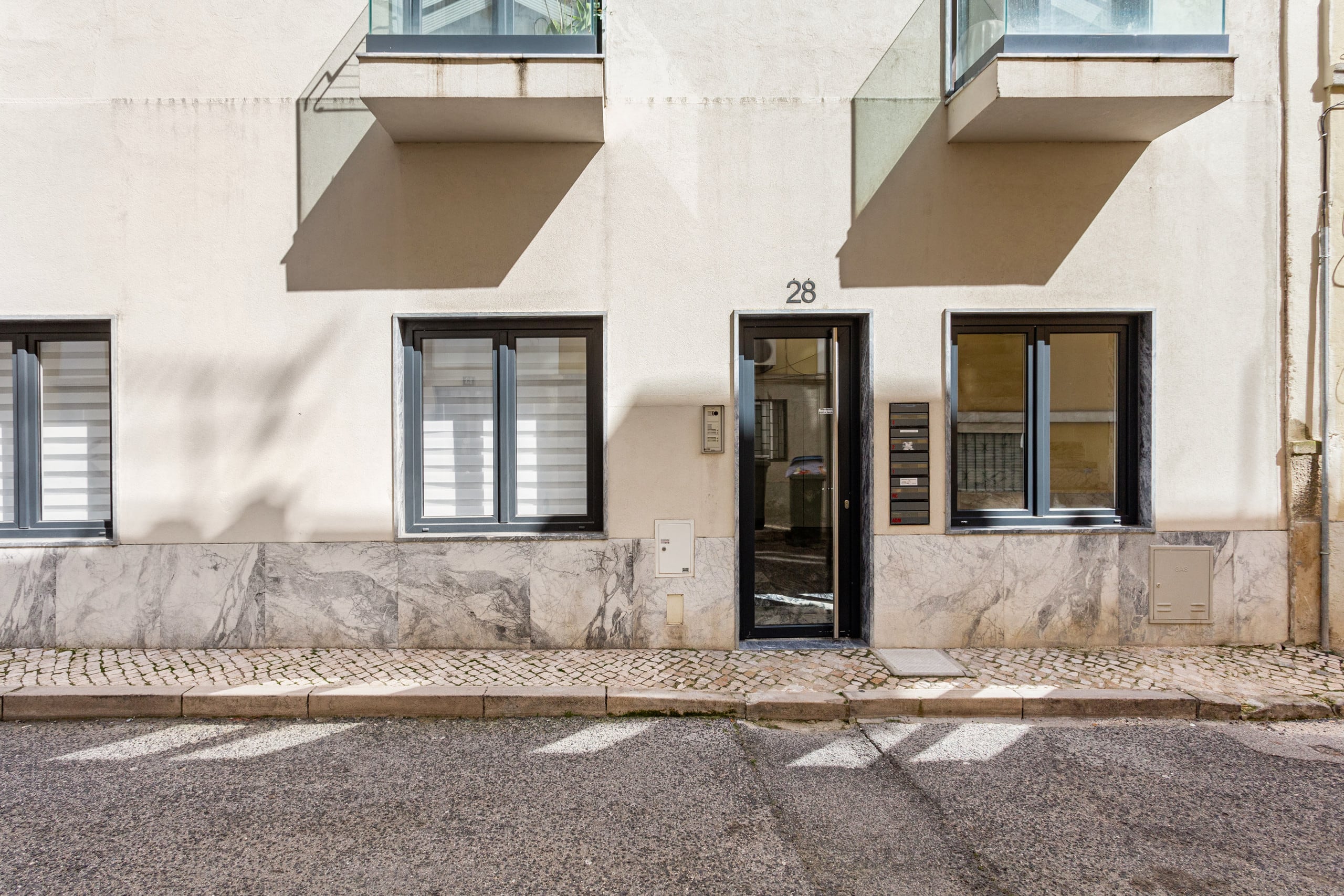 Campo de Ourique Modern Clean 35