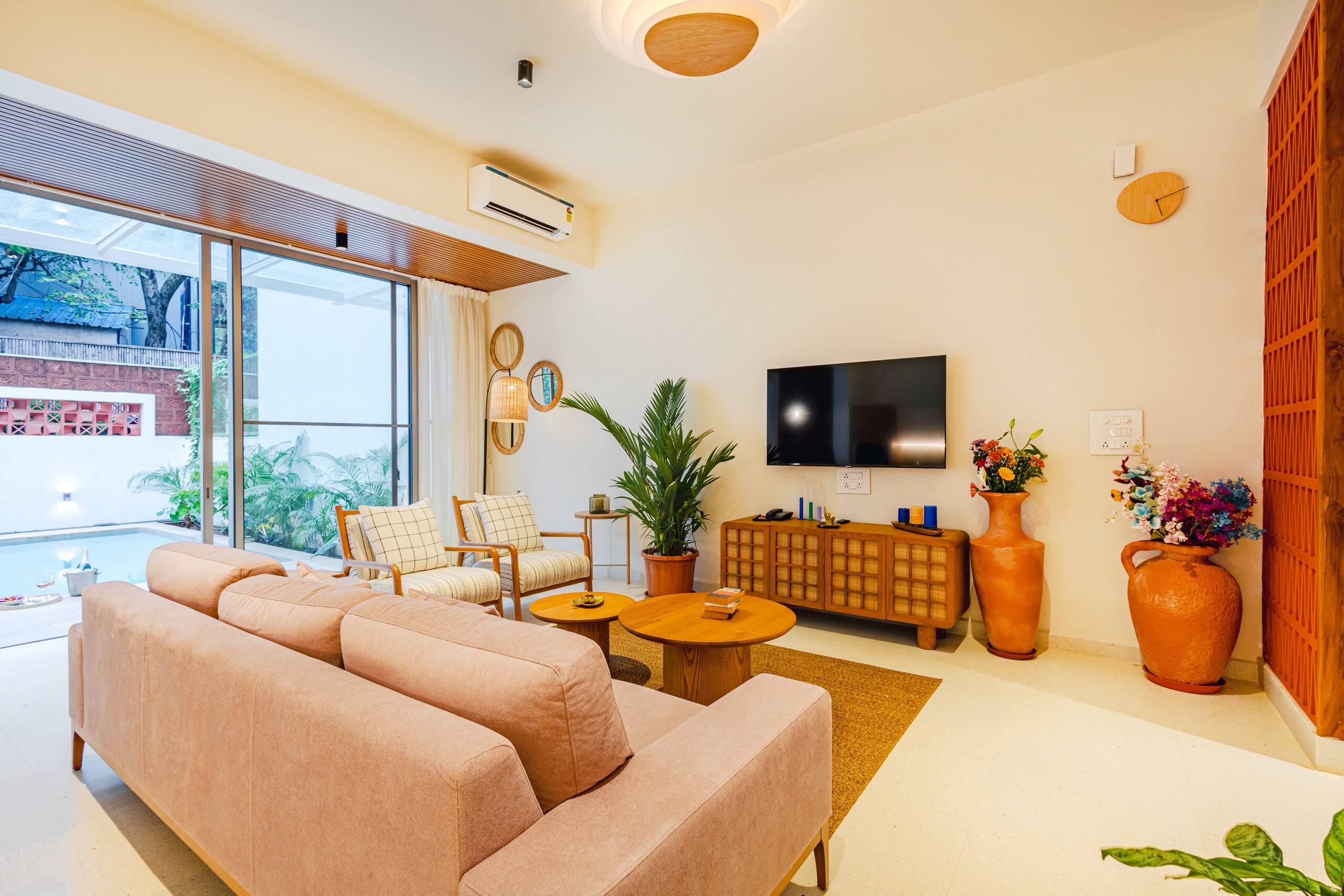 Lux 3bhk villa in Vagator near beach|Pool|Speaker 9