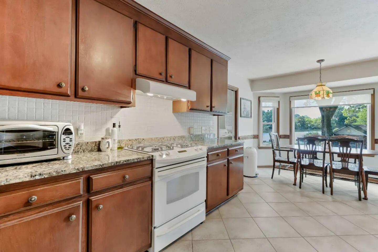 Hampton Waterfront 3BR Fenced Yard + River Views 12
