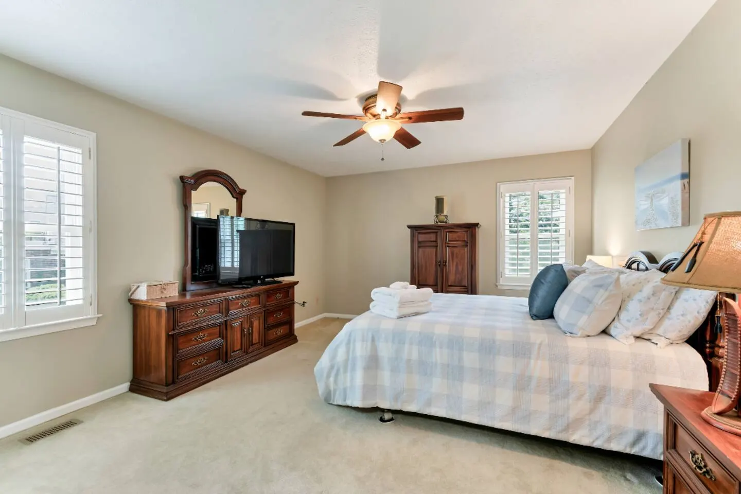 Hampton Waterfront 3BR Fenced Yard + River Views 16