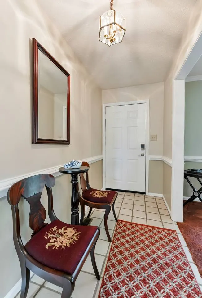 Hampton Waterfront 3BR Fenced Yard + River Views 7