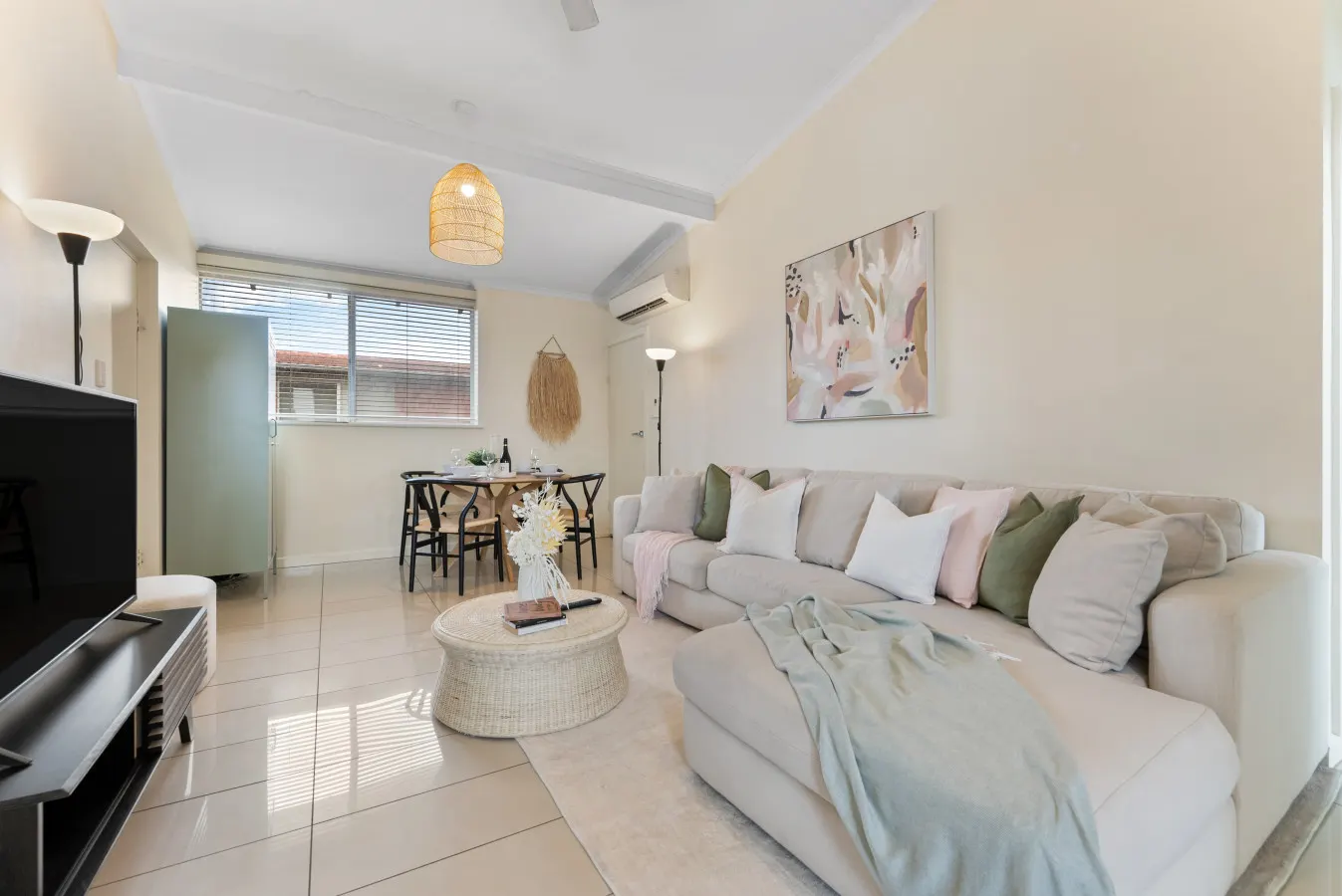 Pad Off Pier—Walk to Glenelg Beach, Bars & Dining