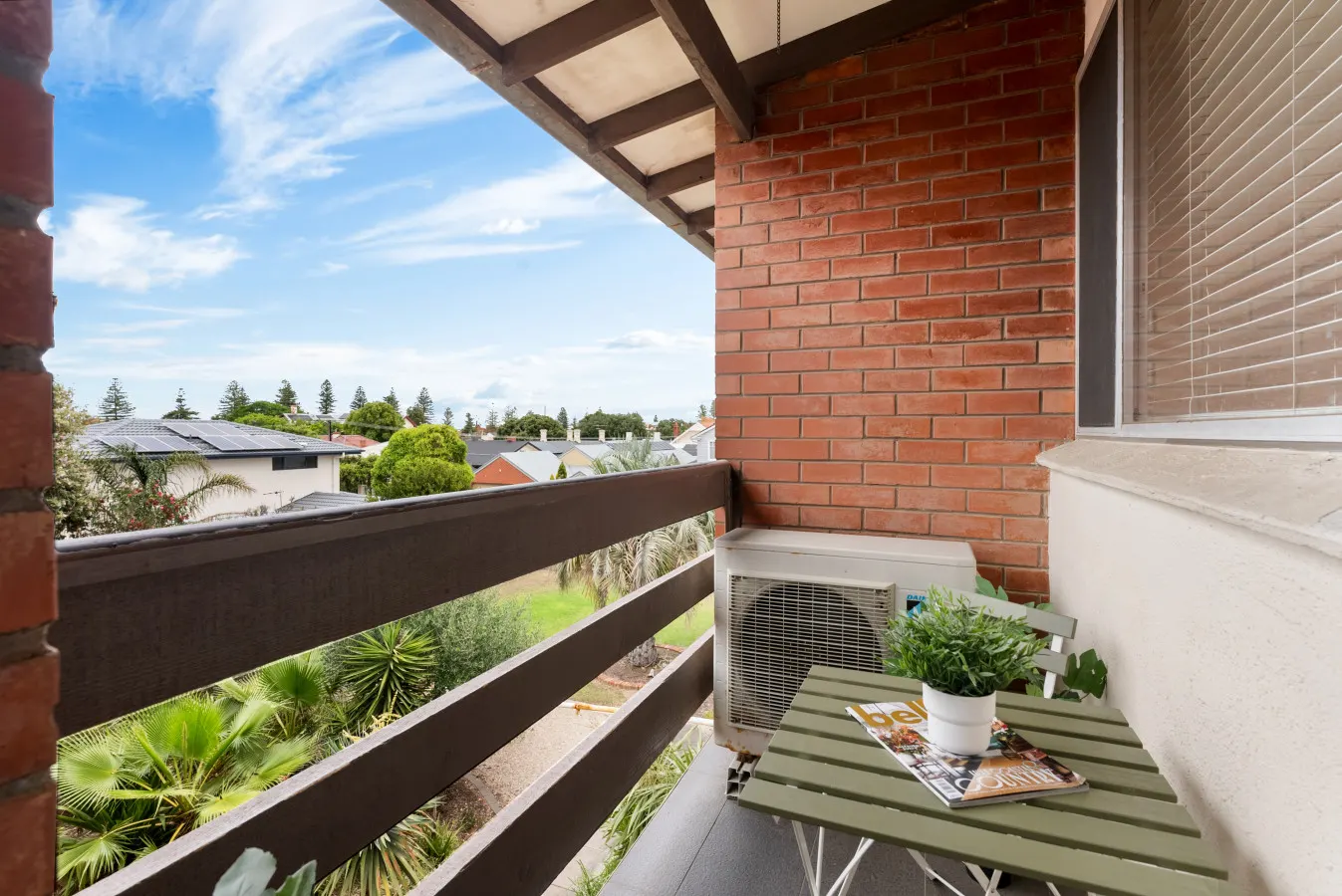 Pad Off Pier—Walk to Glenelg Beach, Bars & Dining 15