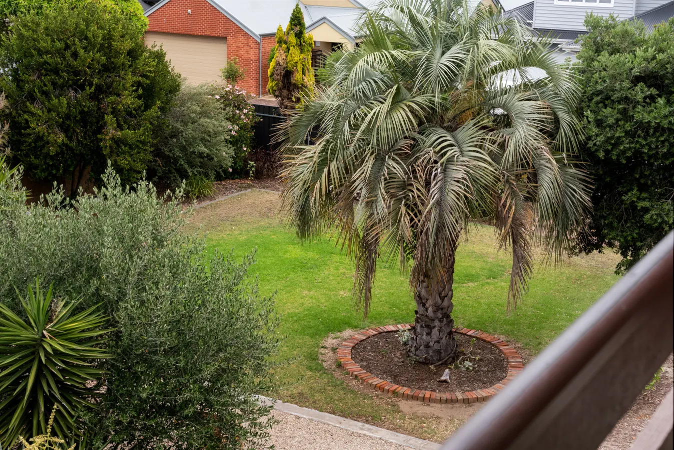 Pad Off Pier—Walk to Glenelg Beach, Bars & Dining 17