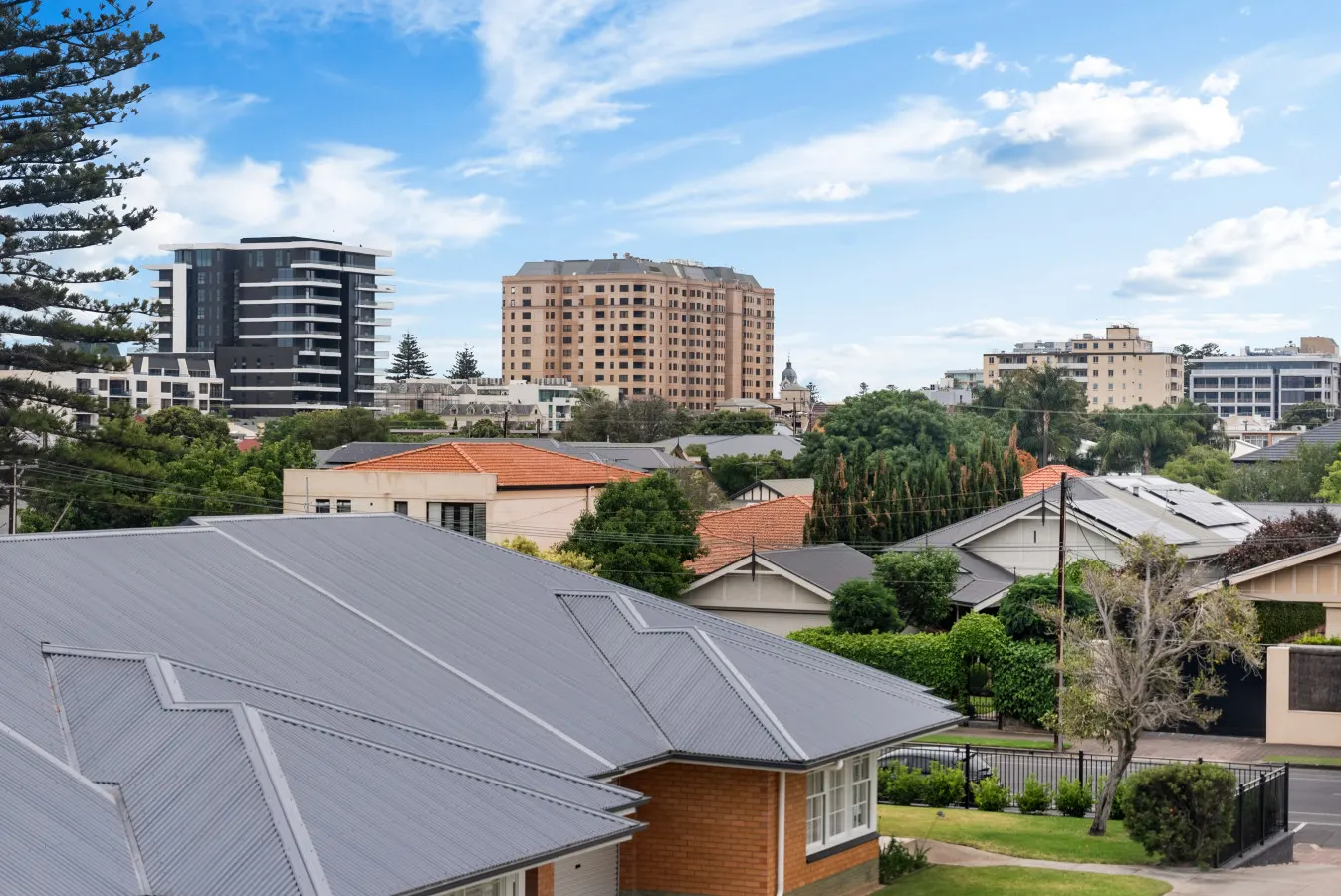 Pad Off Pier—Walk to Glenelg Beach, Bars & Dining 18