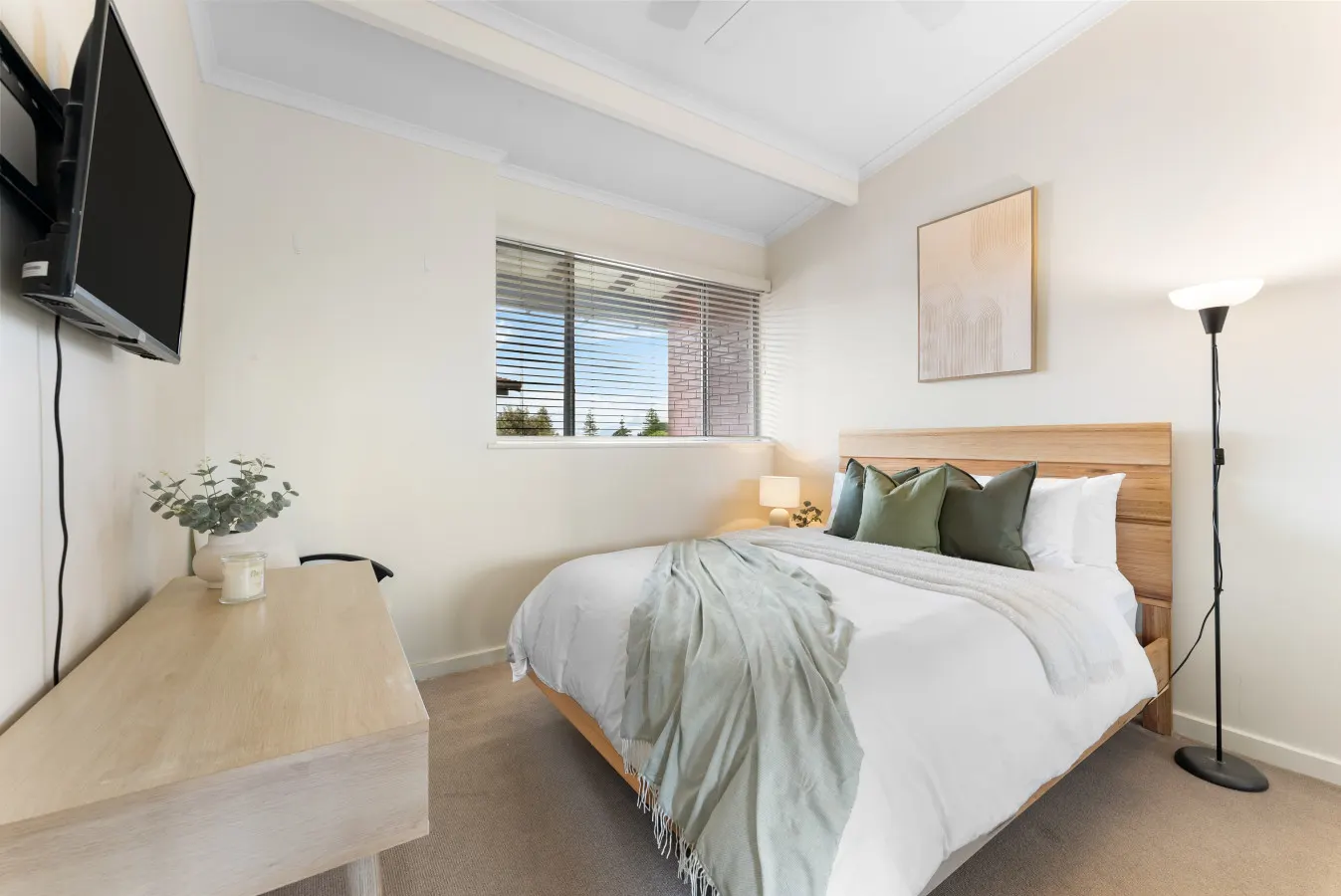 Pad Off Pier—Walk to Glenelg Beach, Bars & Dining 4