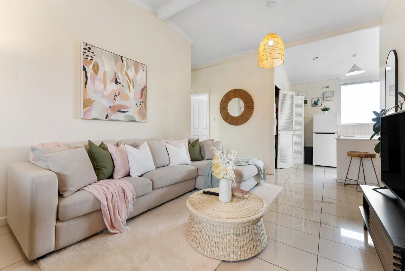 Pad Off Pier—Walk to Glenelg Beach, Bars & Dining 6