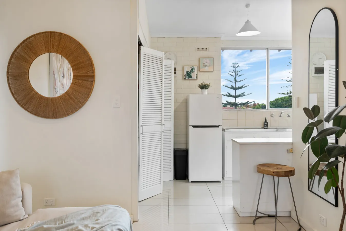 Pad Off Pier—Walk to Glenelg Beach, Bars & Dining 7