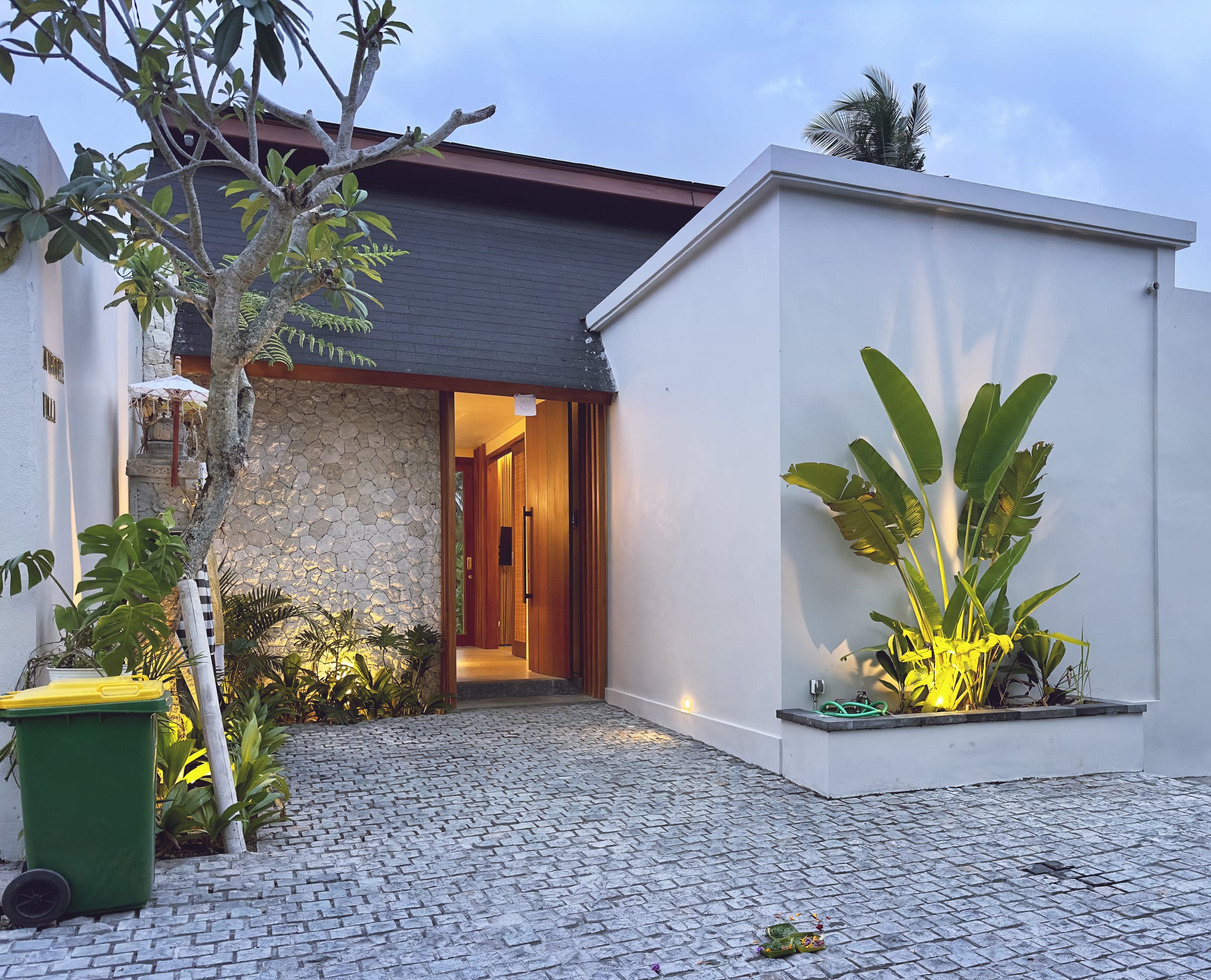 An Elegant & Private 1BR Villa with Pool in Ubud 6