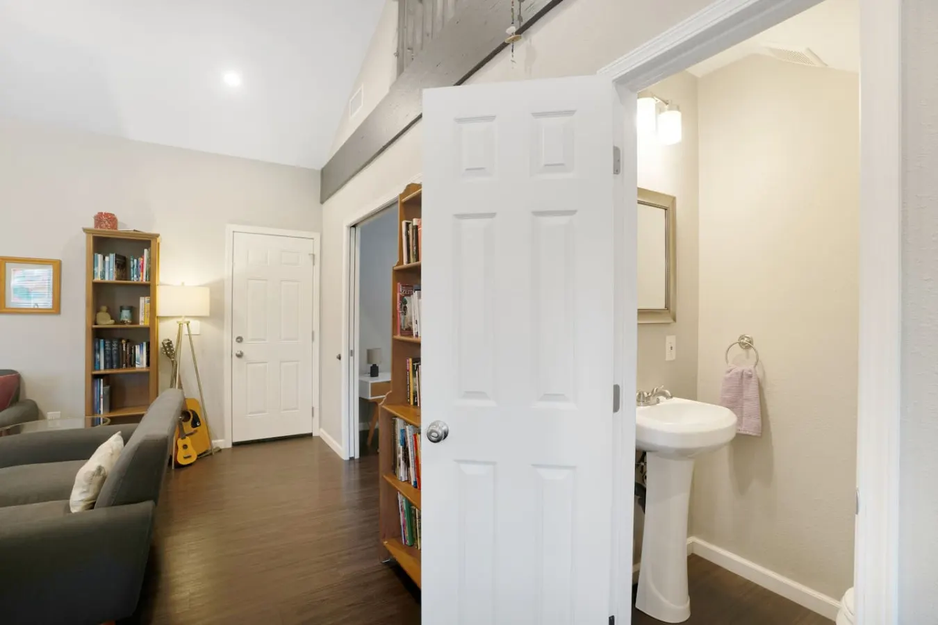 3BR+Loft w/ Games, Heat&AC - Dog Friendly Backyard 17