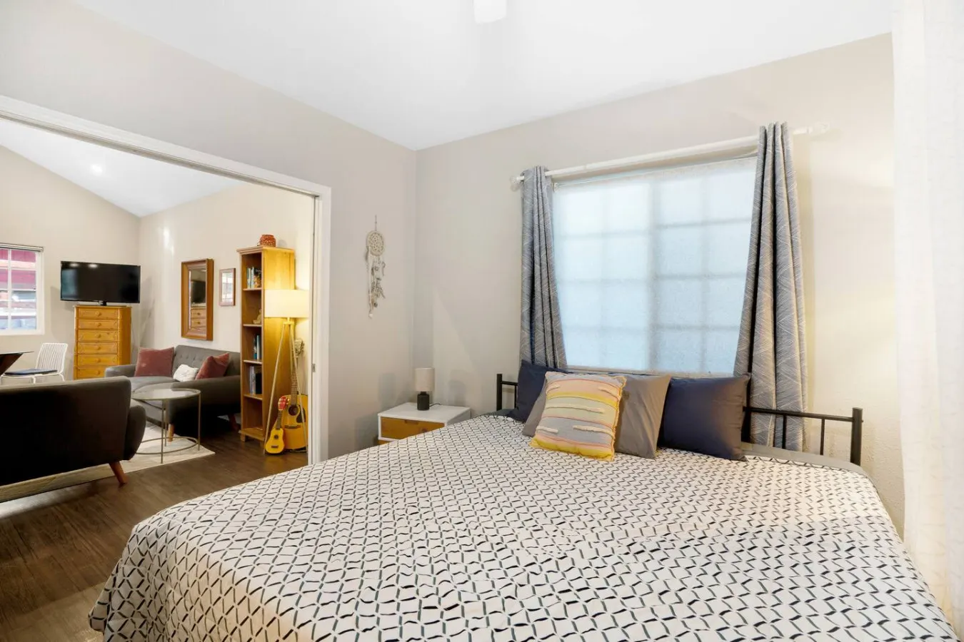 3BR+Loft w/ Games, Heat&AC - Dog Friendly Backyard 18