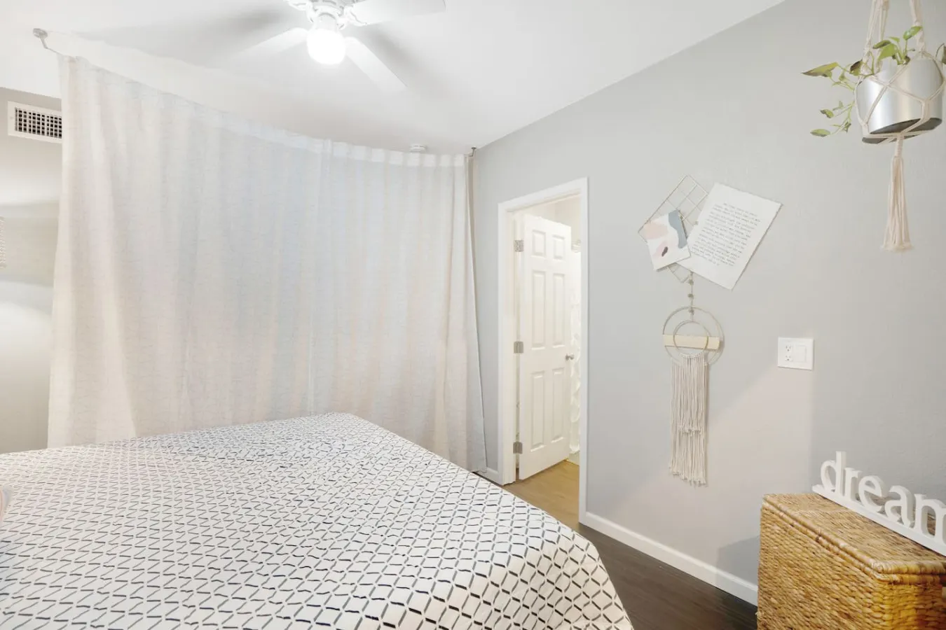3BR+Loft w/ Games, Heat&AC - Dog Friendly Backyard 19