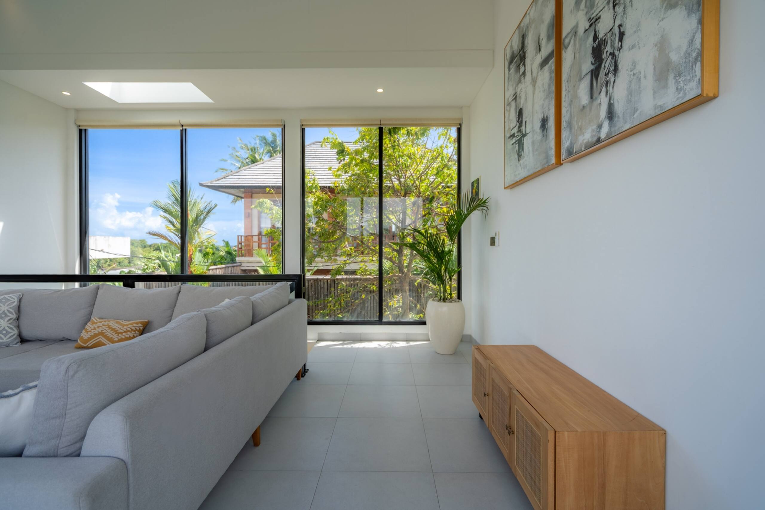 New Luxury Canggu 3BR Villa | Pool, BBQ & Balcony 15