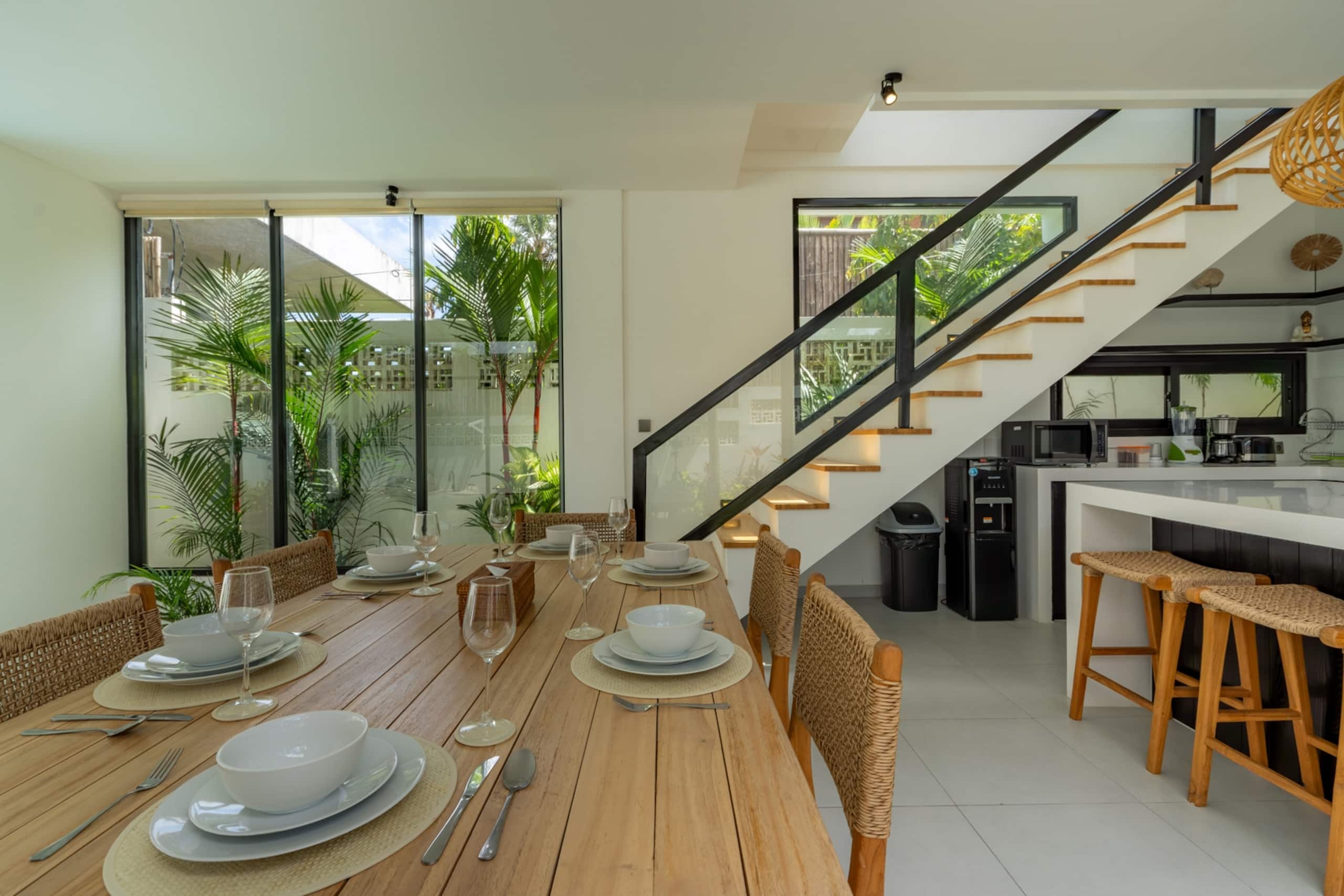 New Luxury Canggu 3BR Villa | Pool, BBQ & Balcony — photo 3