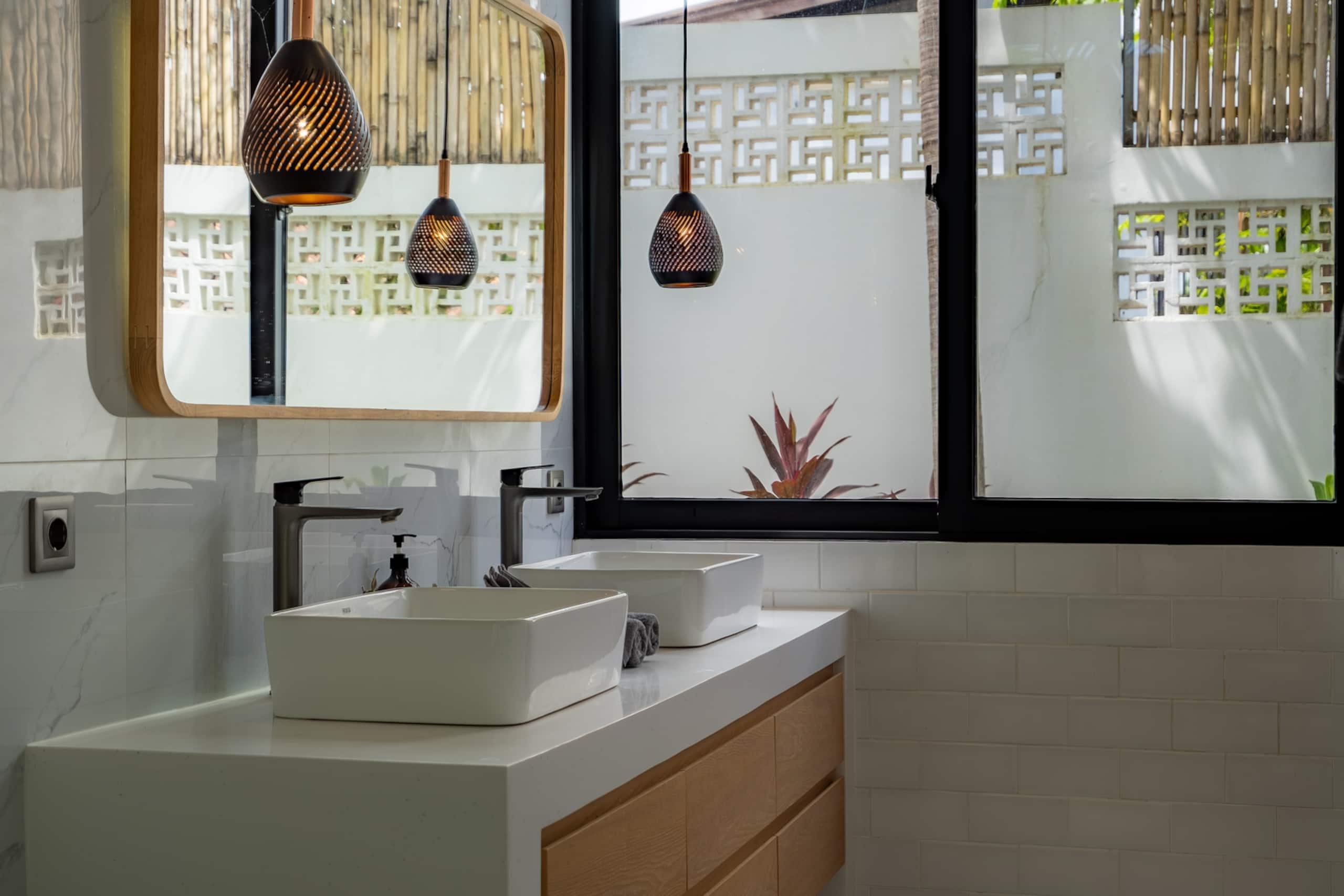New Luxury Canggu 3BR Villa | Pool, BBQ & Balcony 36