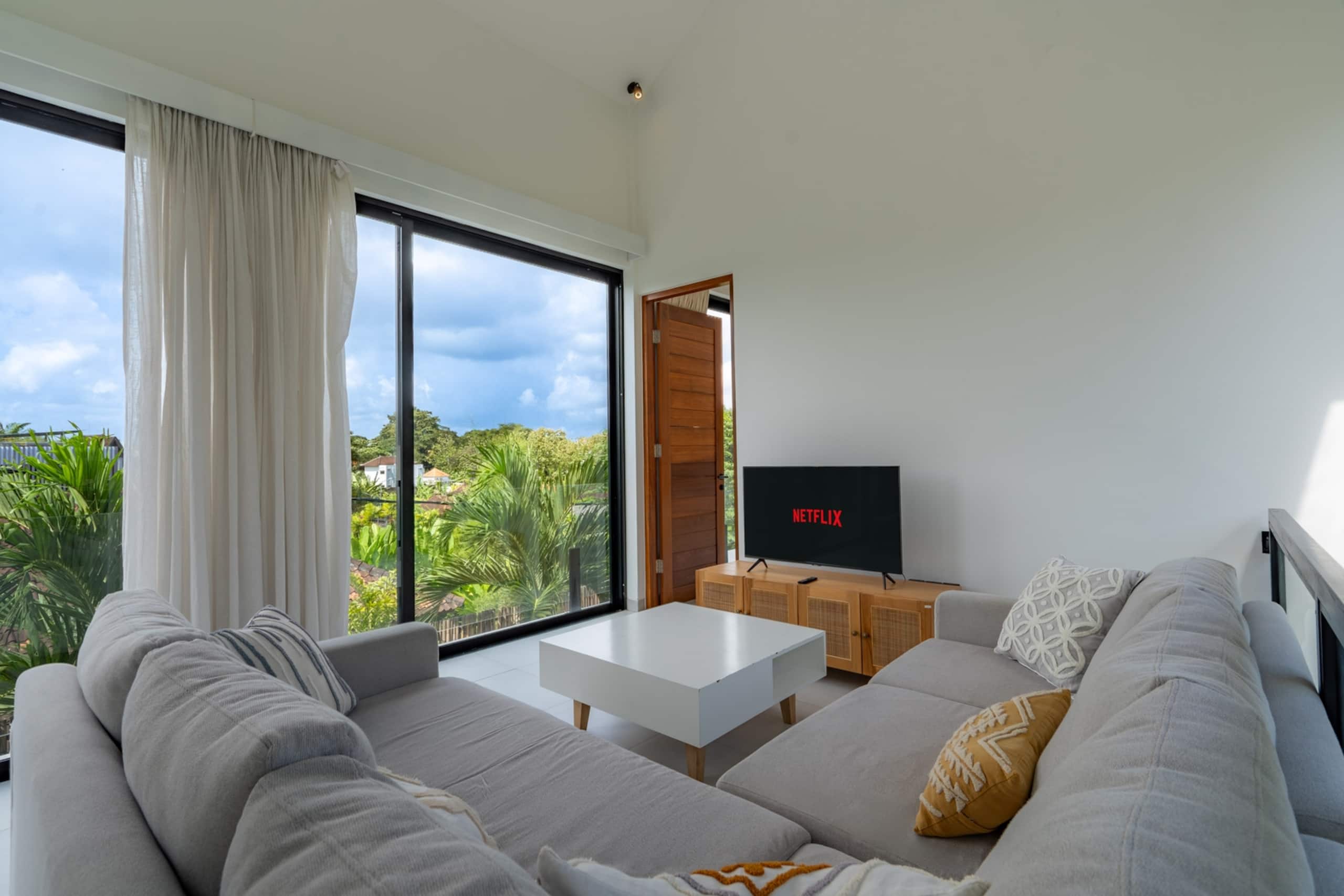 New Luxury Canggu 3BR Villa | Pool, BBQ & Balcony 14