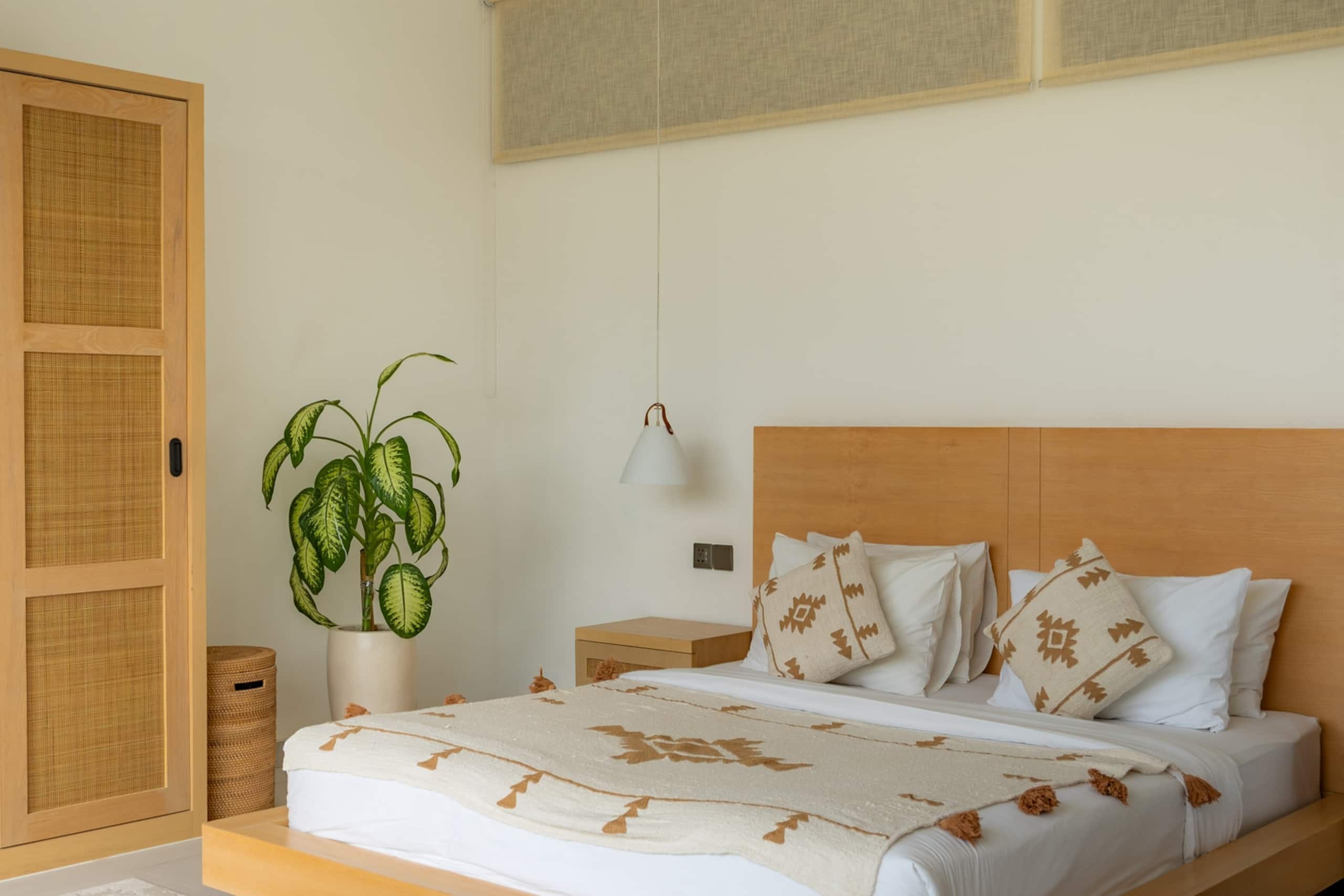 New Luxury Canggu 3BR Villa | Pool, BBQ & Balcony — photo 4