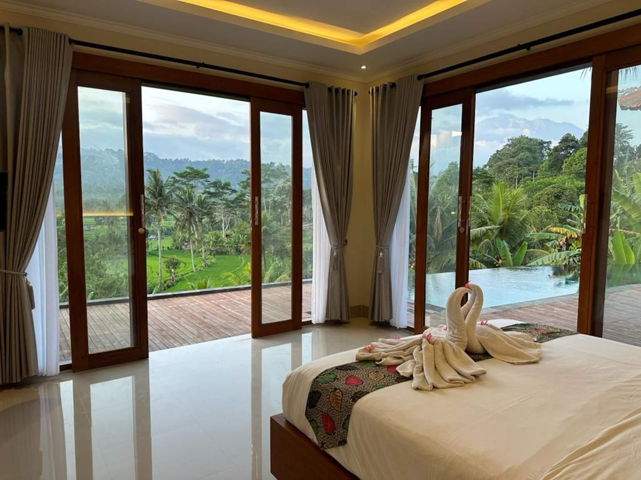 Private 3 Bedroom Nana Suites Villa Sidemen — photo 2