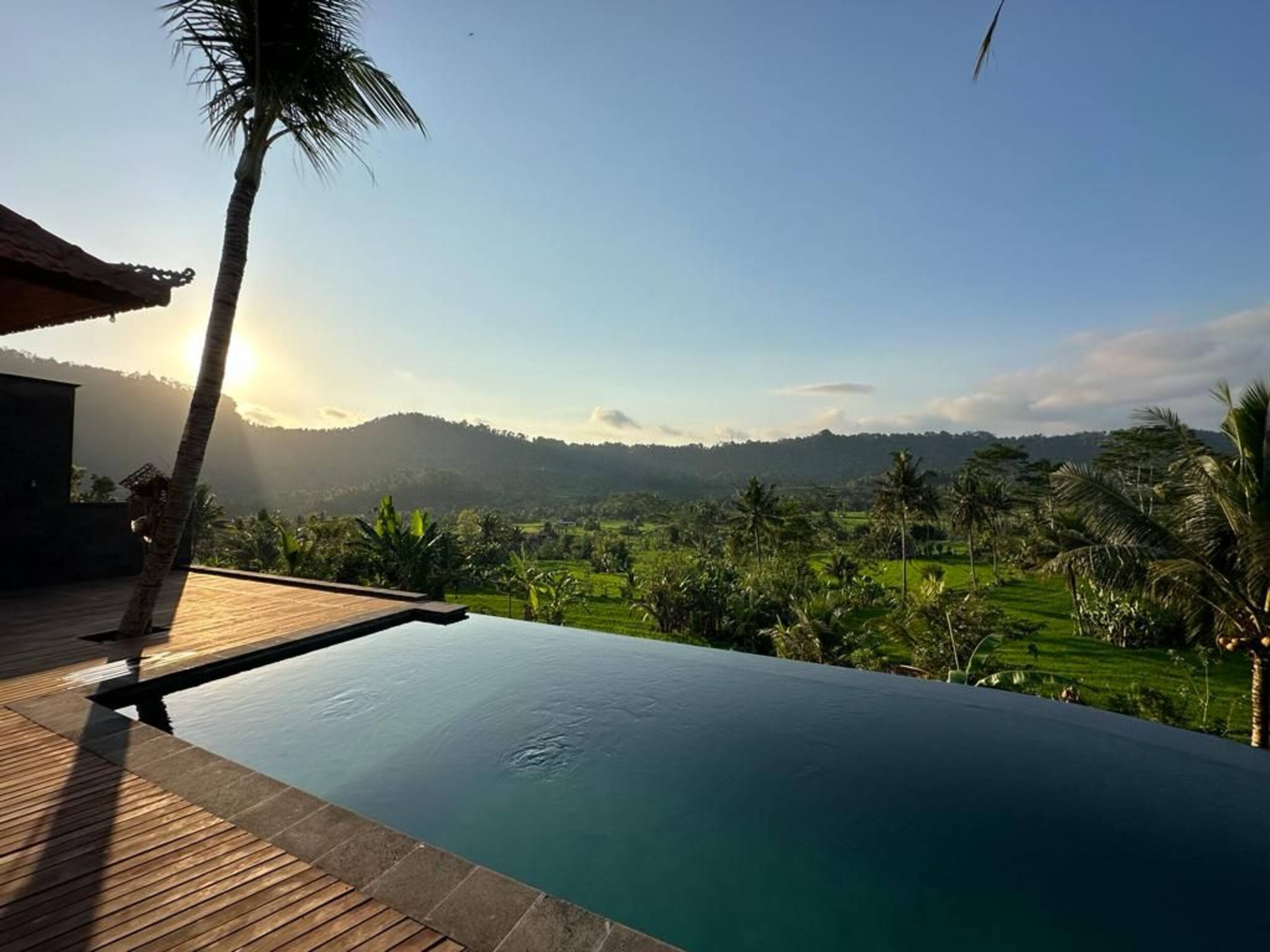 Private 3 Bedroom Nana Suites Villa Sidemen 6