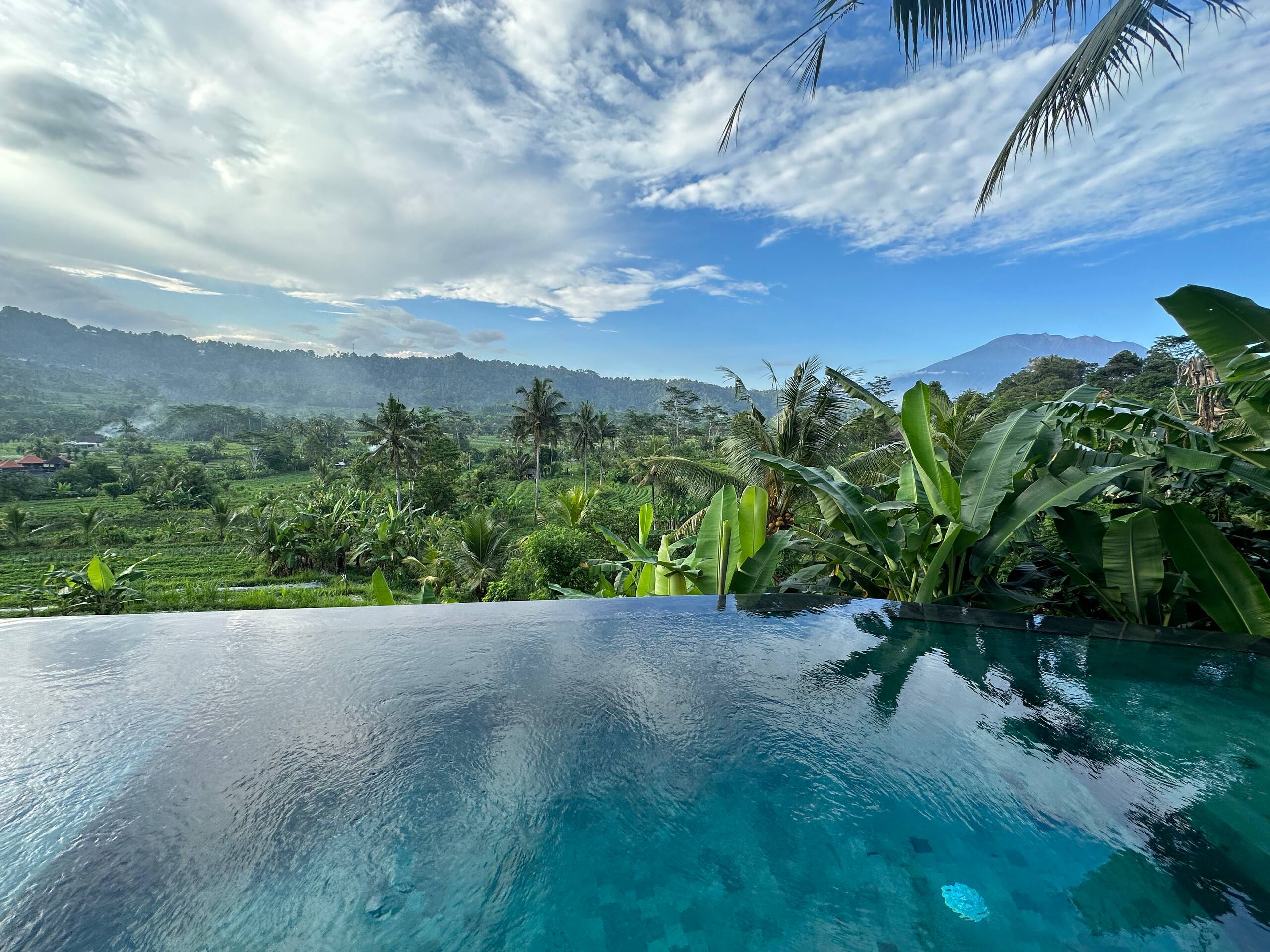 Private 3 Bedroom Nana Suites Villa Sidemen 9