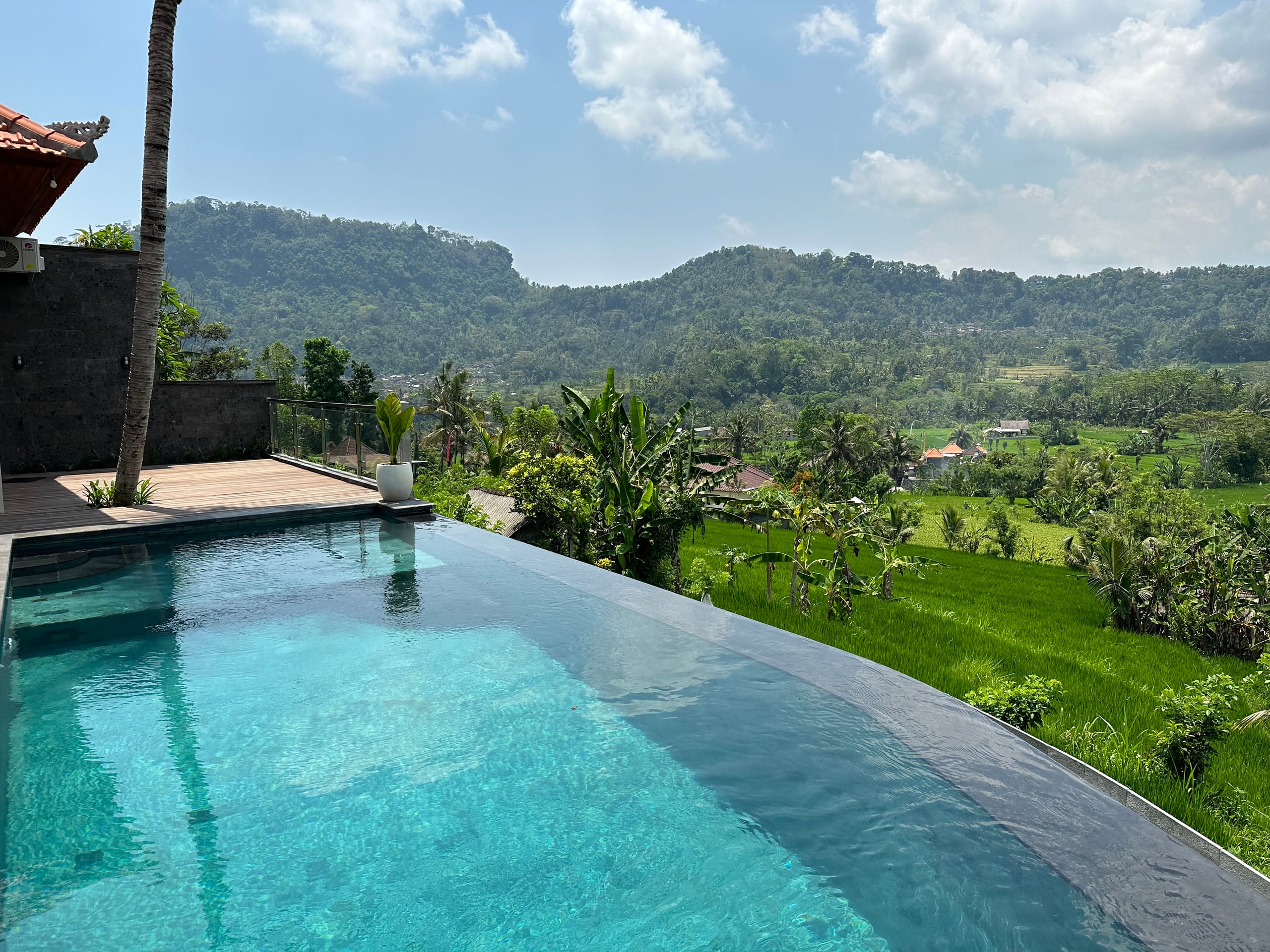 Private 3 Bedroom Nana Suites Villa Sidemen 10