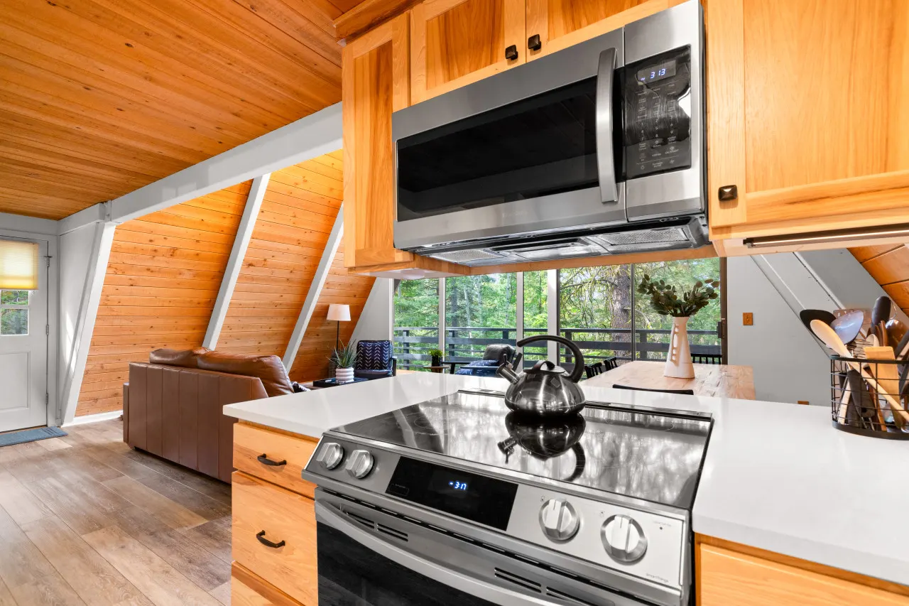 Miradero Cabin Black Butte Ranch: Modern Cabin Retreat, sleeps 8 10