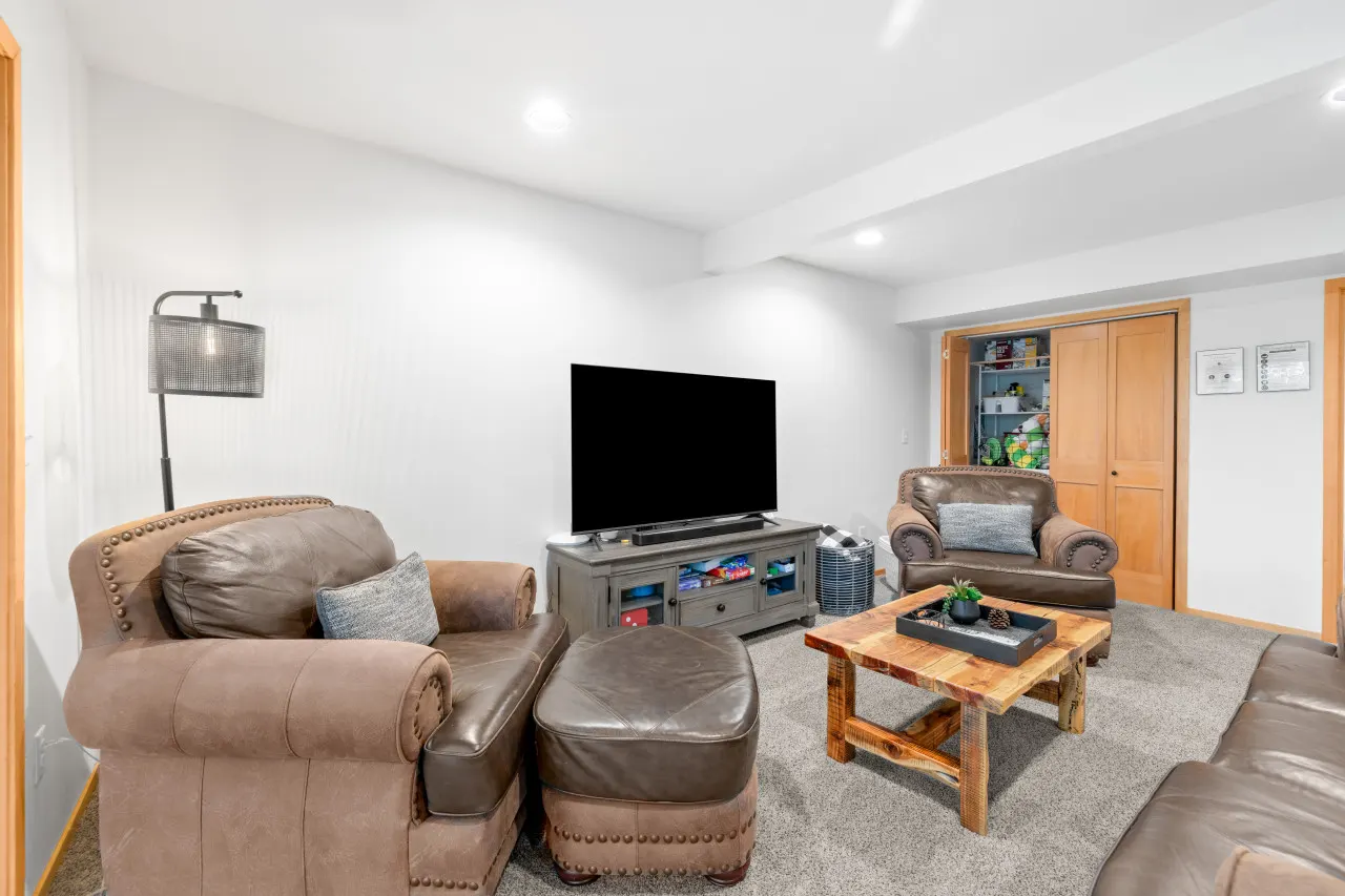 Miradero Cabin Black Butte Ranch: Modern Cabin Retreat, sleeps 8 15