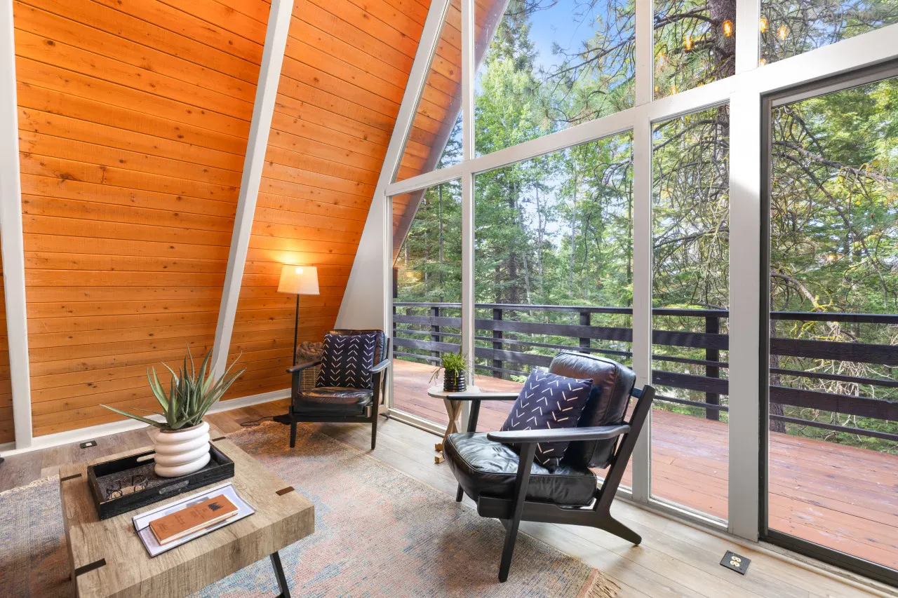 Miradero Cabin · Black Butte Ranch: Modern Cabin Retreat, sleeps 8 — photo 3