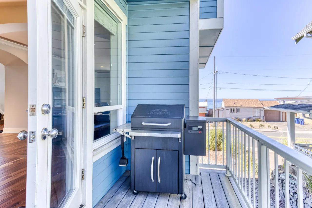 The Blue Whale: Ocean Views, Spacious Getaway, 5BR 17
