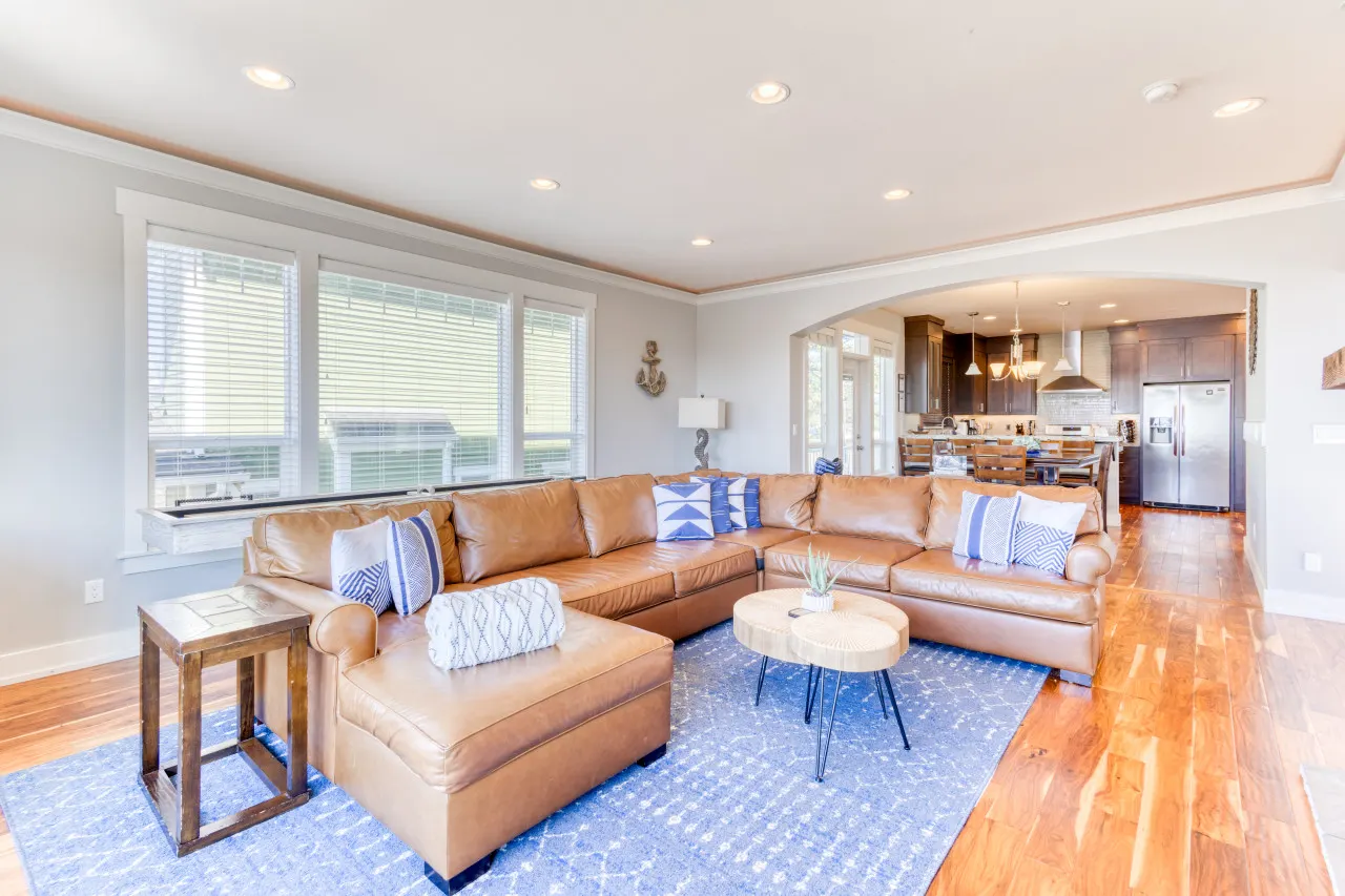The Blue Whale: Ocean Views, Spacious Getaway, 5BR 7