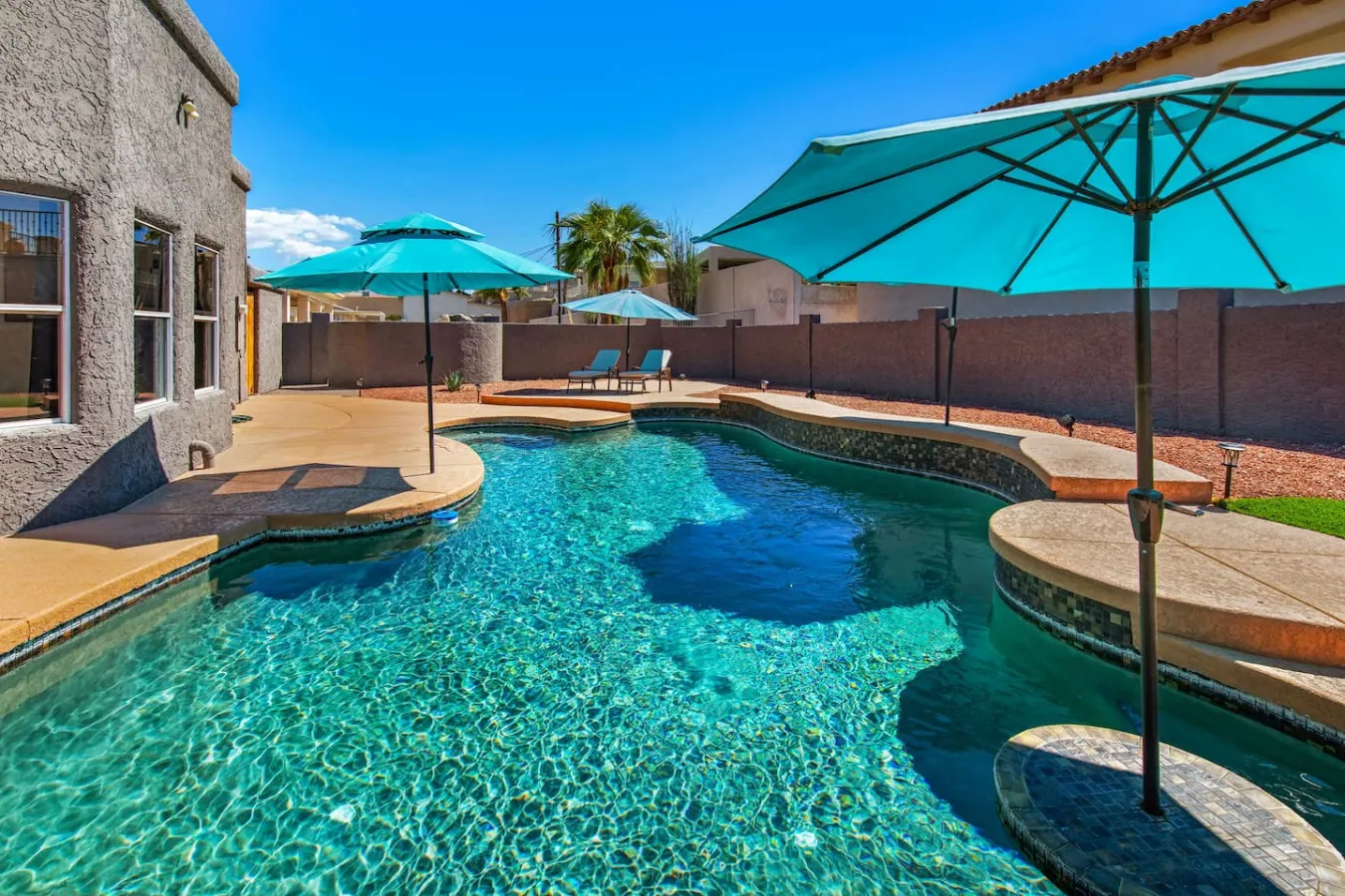 The Golden Hour Getaway - Pool, Lake Views, Games