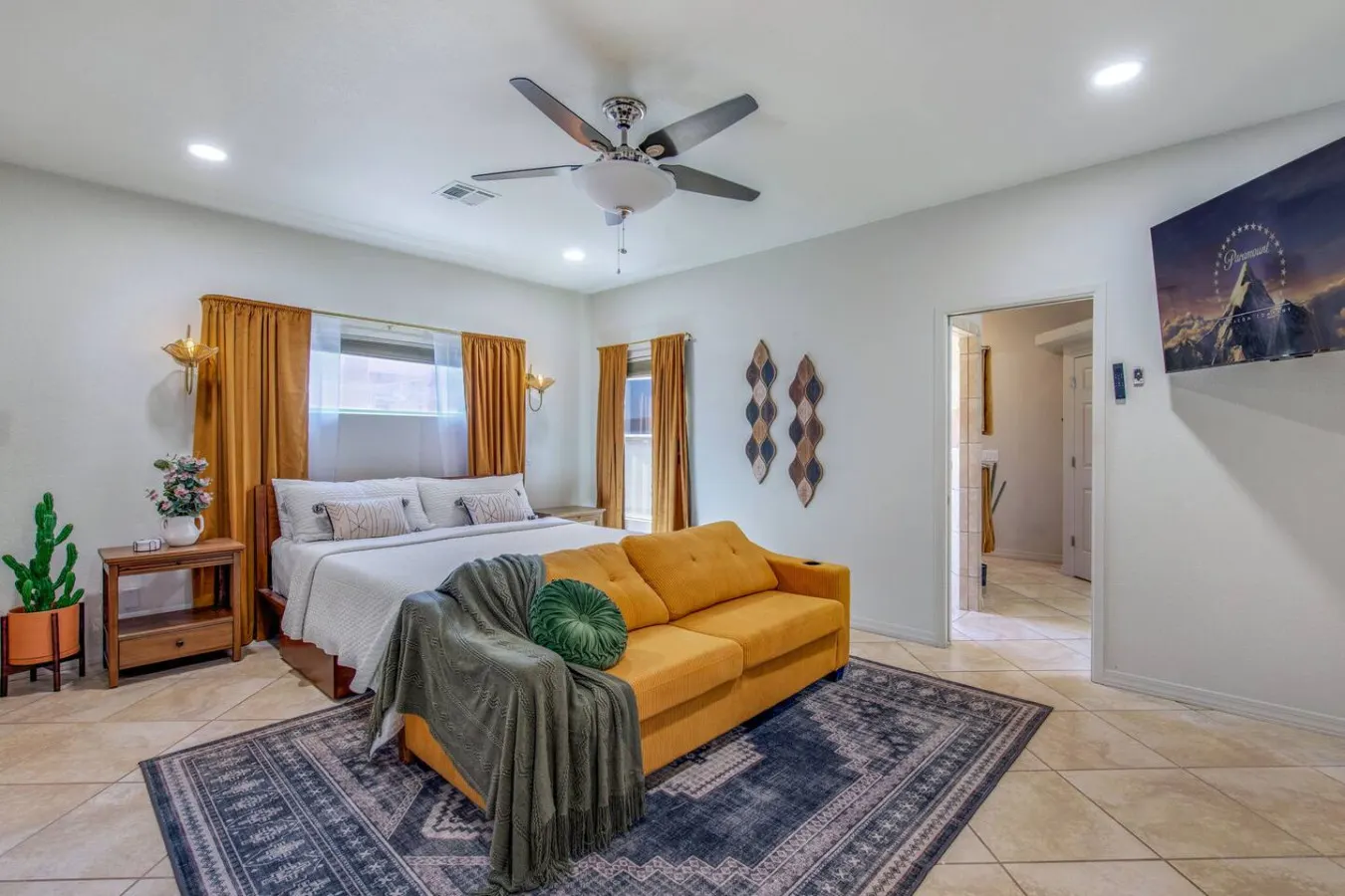 The Golden Hour Getaway - Pool, Lake Views, Games 16