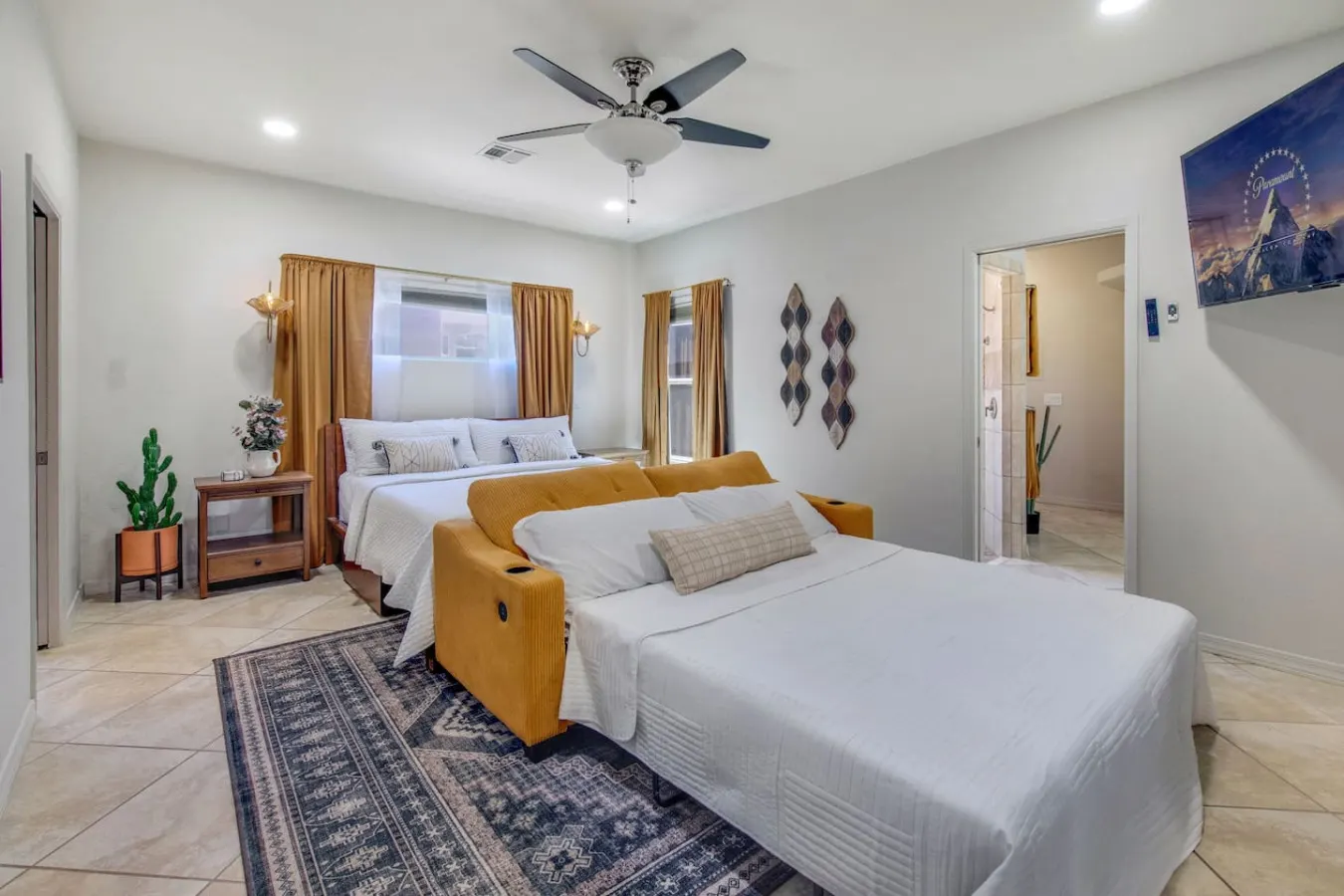 The Golden Hour Getaway - Pool, Lake Views, Games 18