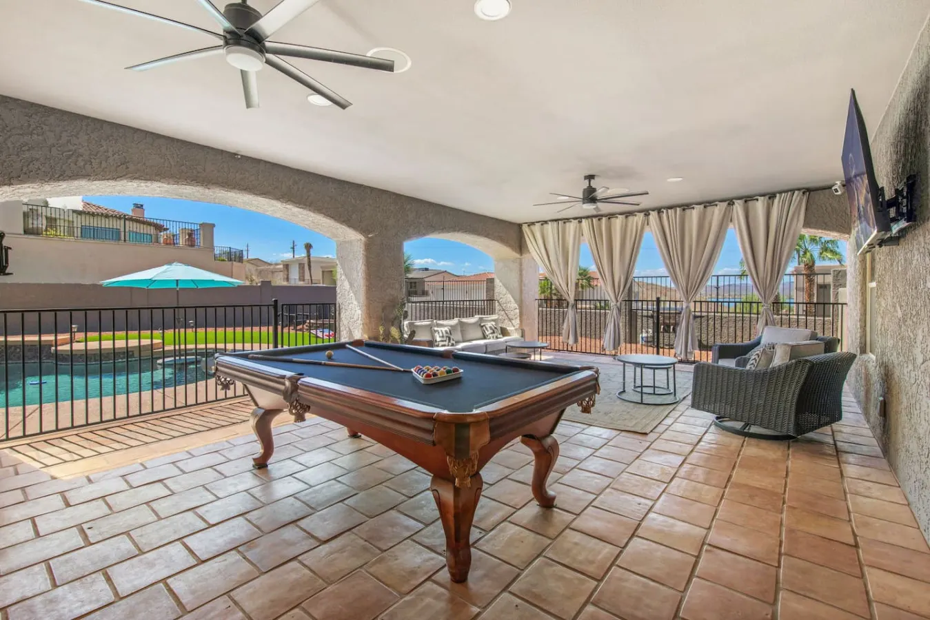 The Golden Hour Getaway - Pool, Lake Views, Games — photo 4