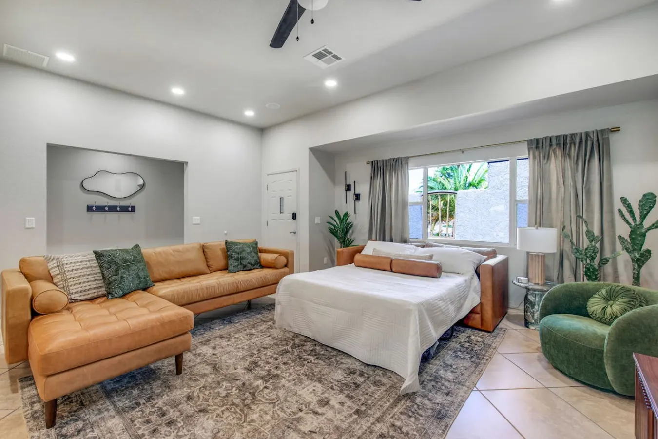 The Golden Hour Getaway - Pool, Lake Views, Games 7