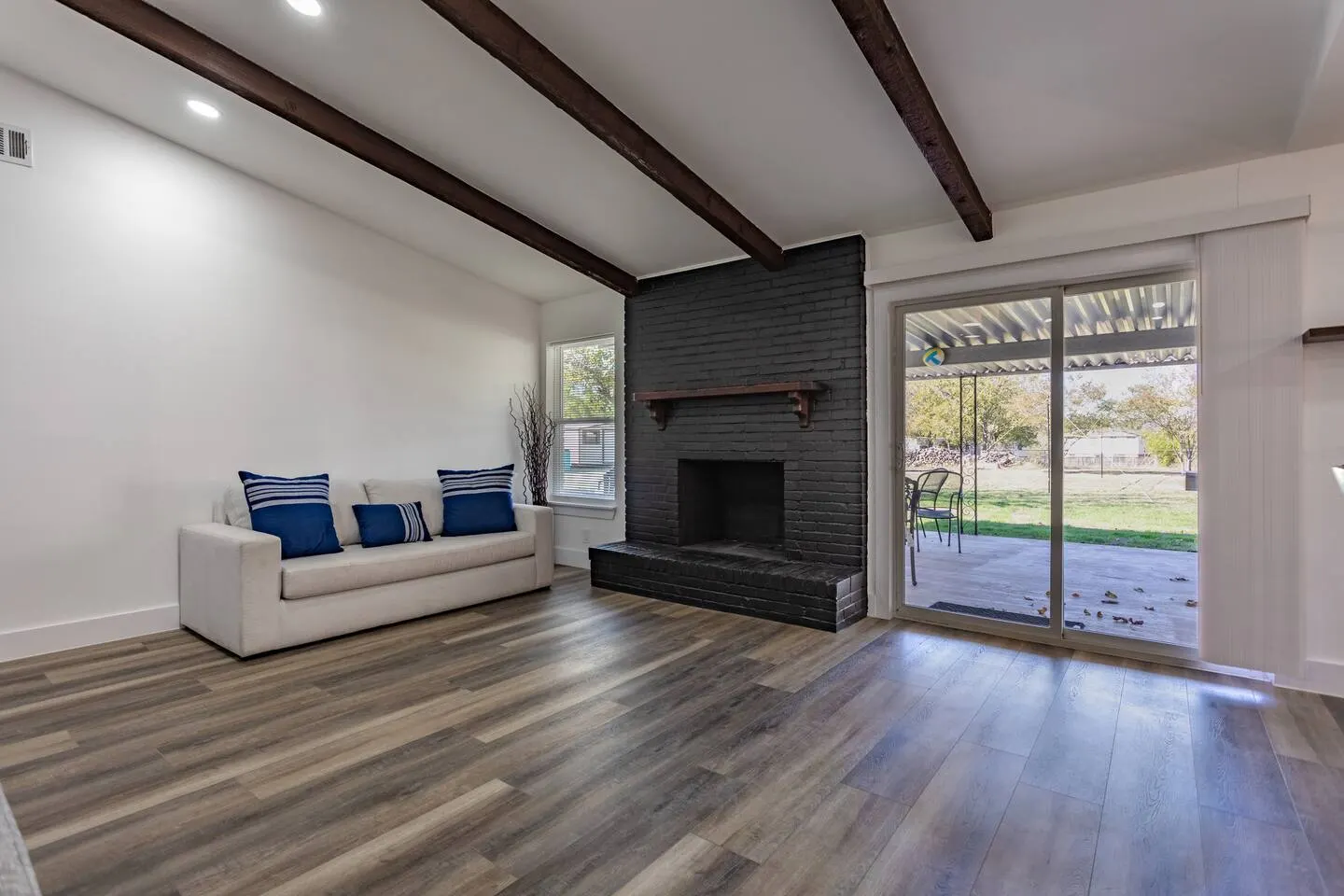 Modern Guesthouse Luxe Retreat- Sleeps 12! 15