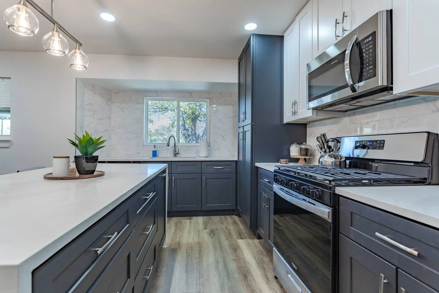 Modern Guesthouse Luxe Retreat- Sleeps 12! 19