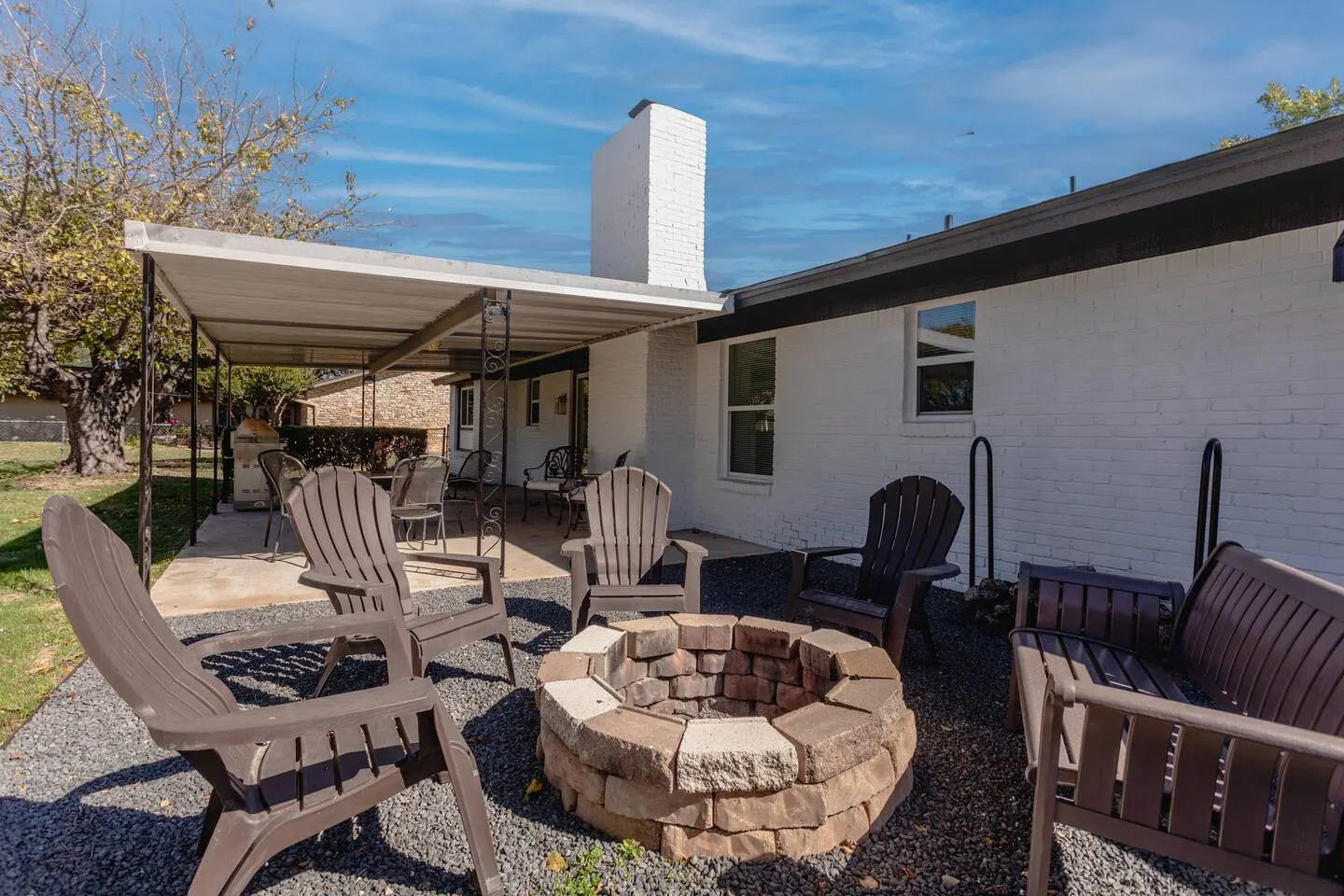 Modern Guesthouse Luxe Retreat- Sleeps 12! 6