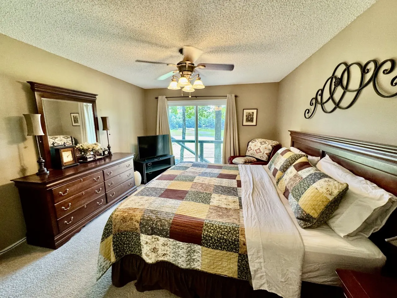 Condo on the Green 9
