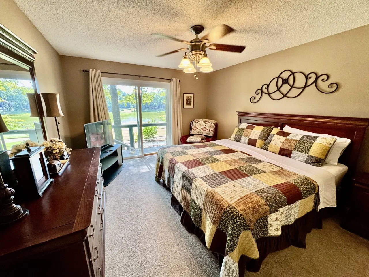 Condo on the Green 8