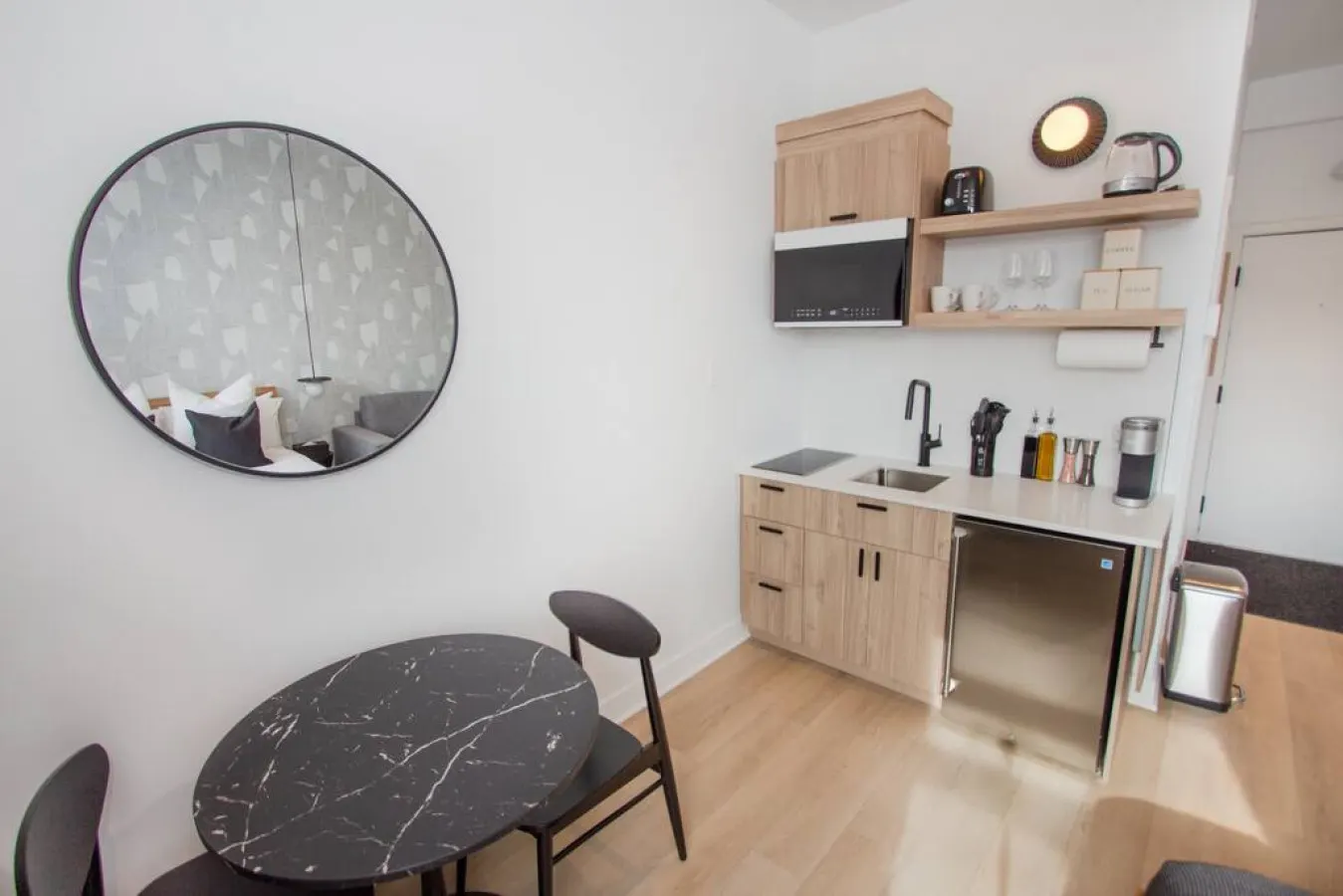 Studio14/Plateau/St-Denis/Terraces/SelfCheck-In/AC 14